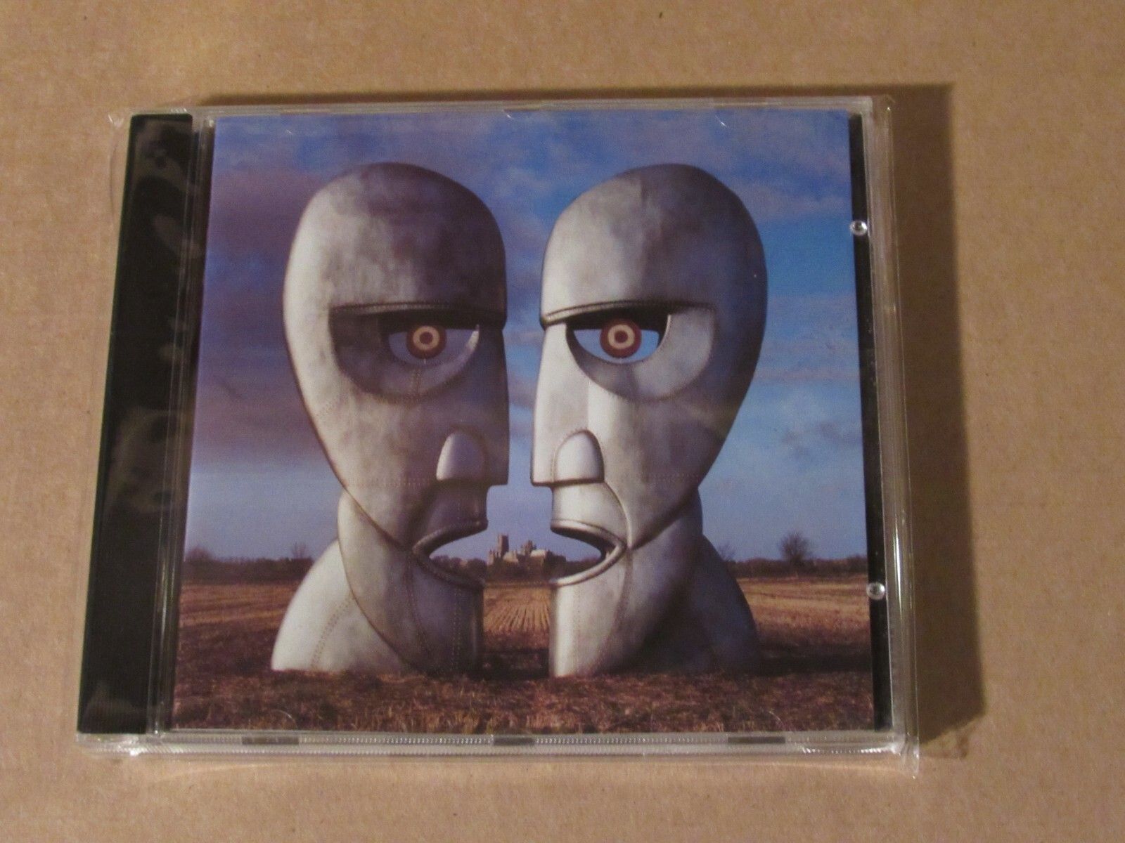 1600x1200 CD Pink Floyd The Division Bell Columbia 1994