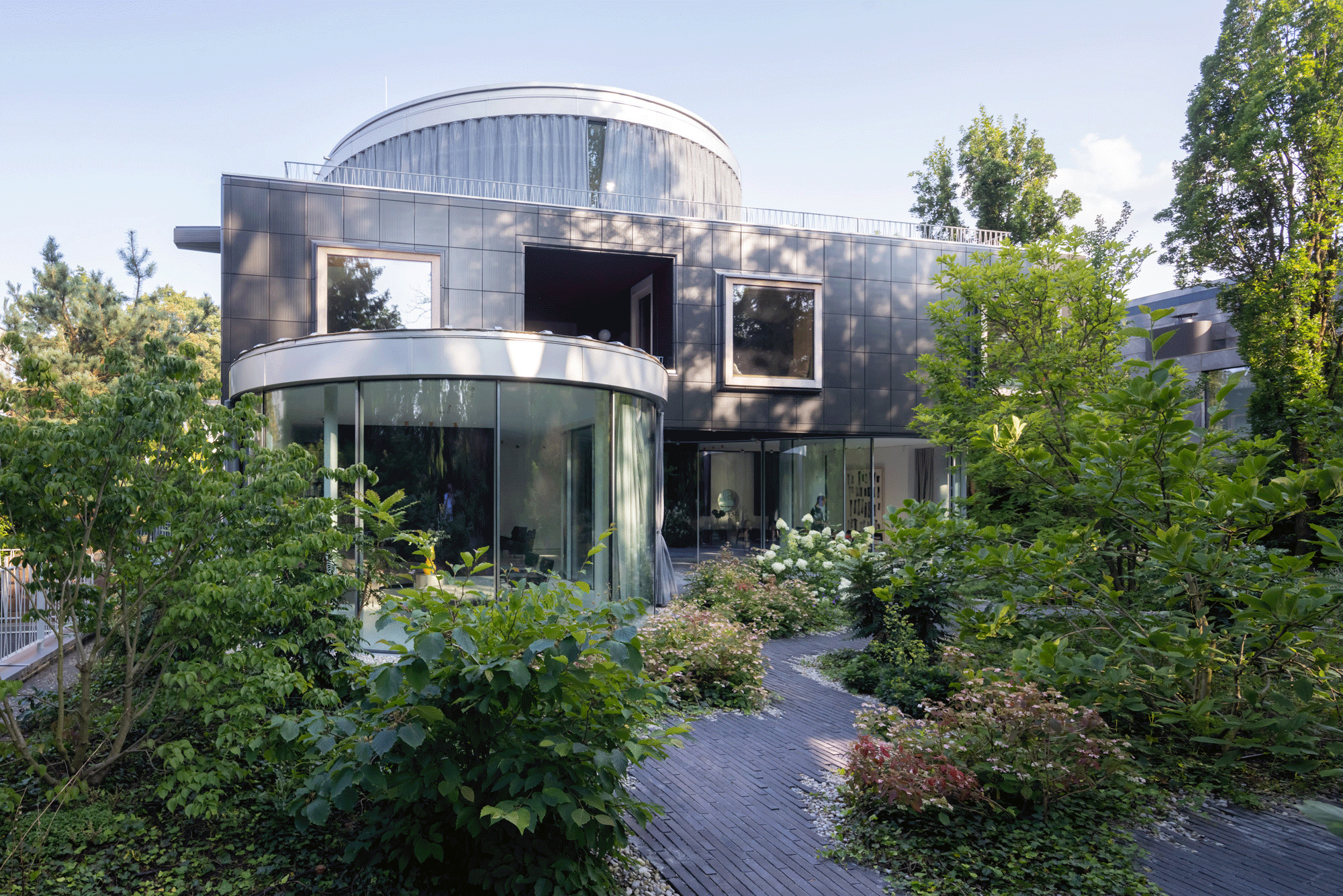 2000x1334 Join our world tour of contemporary homes. Wallpaper*