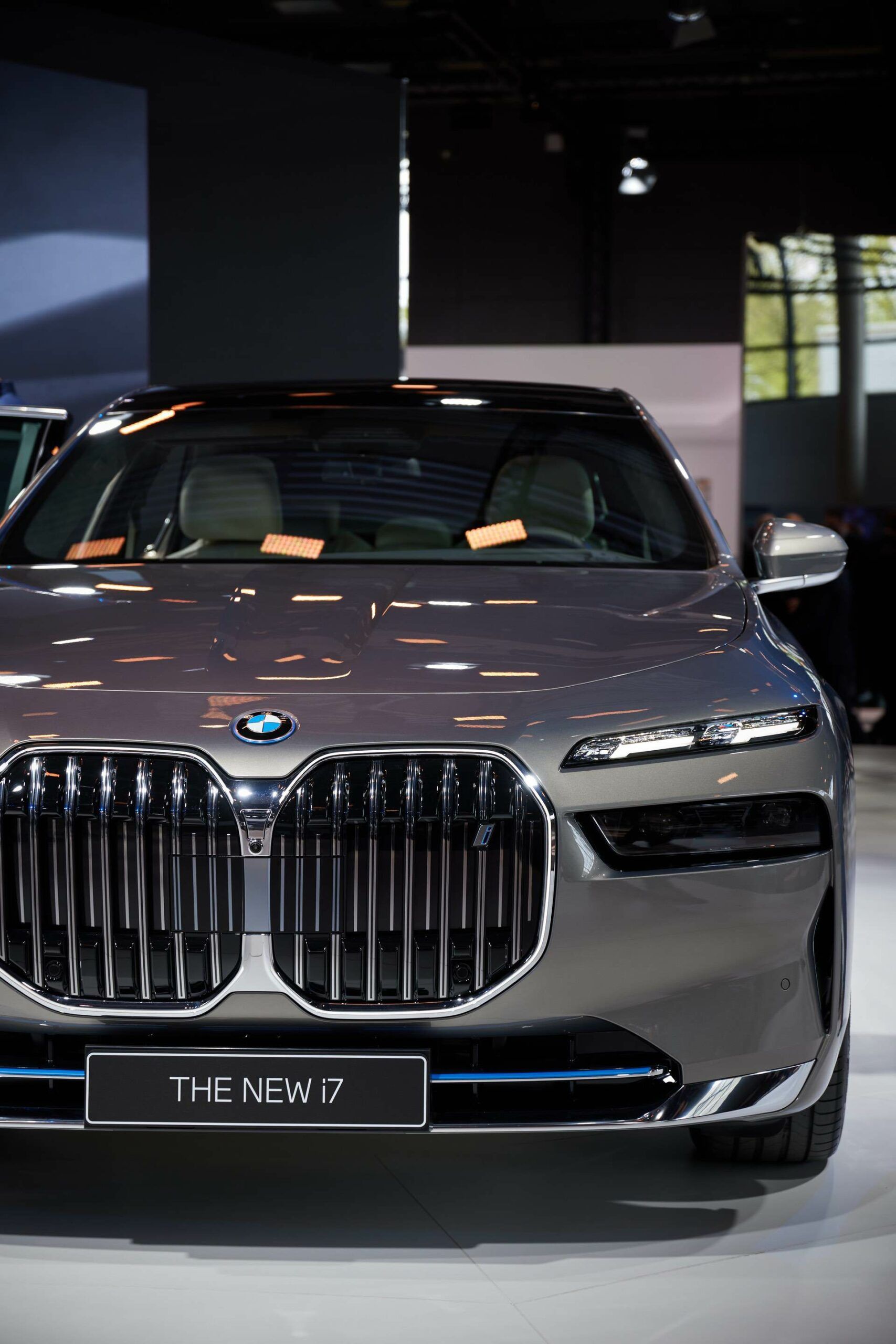 1707x2560 BMW 7 Series Background Wallpaper