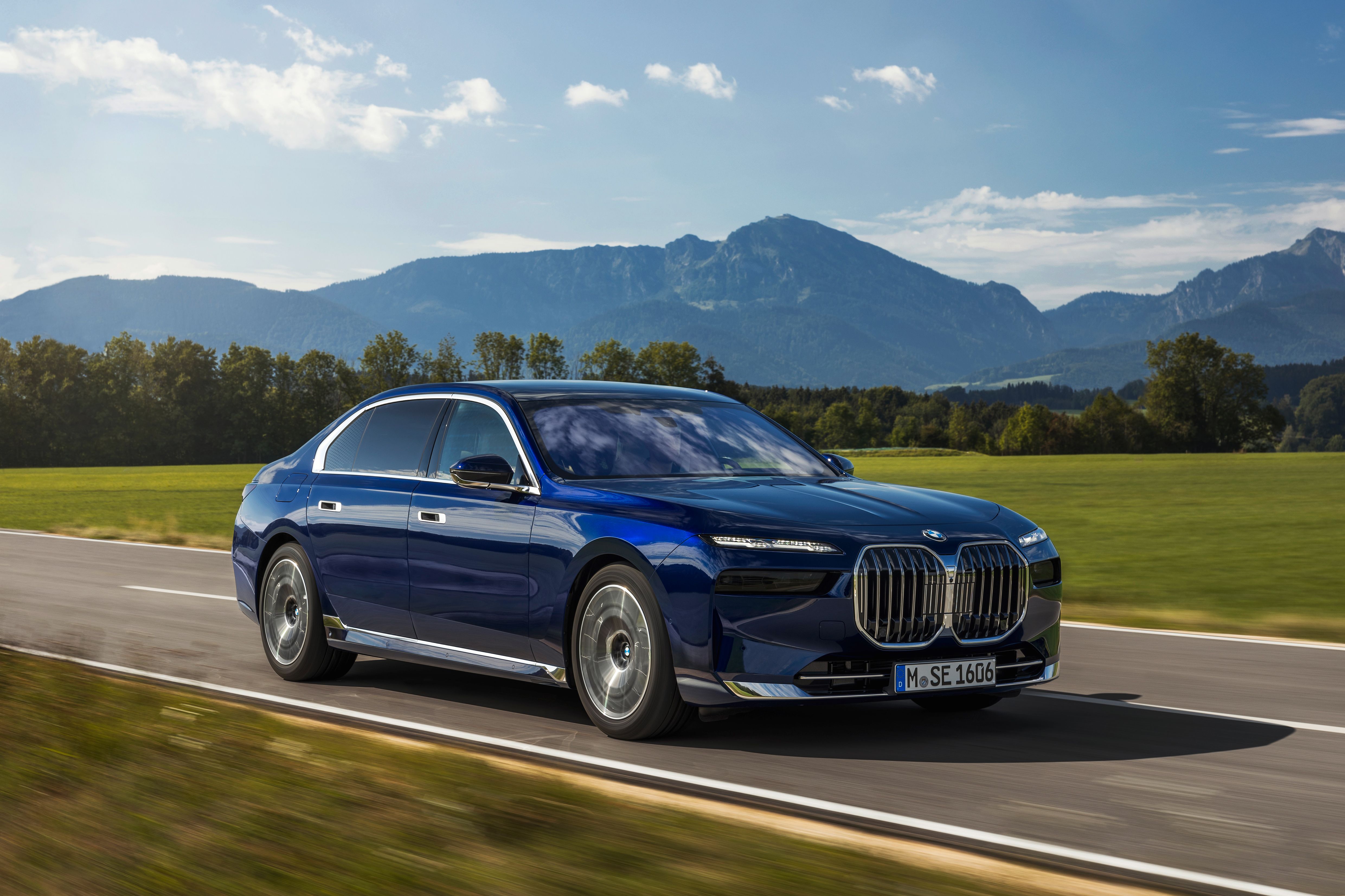 4961x3307 Download Vehicle BMW 7 Series 4k Ultra HD Wallpaperx3307