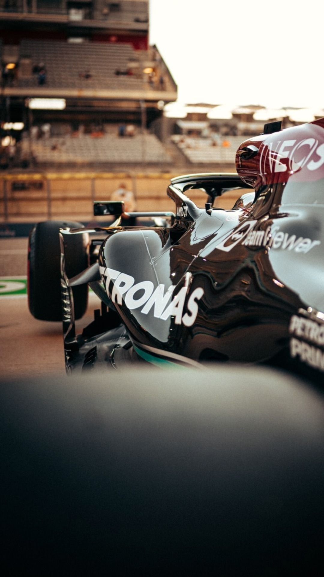 1080x1920 Mercedes Amg Petronas F1 team wallpaper US GRAND PRIX