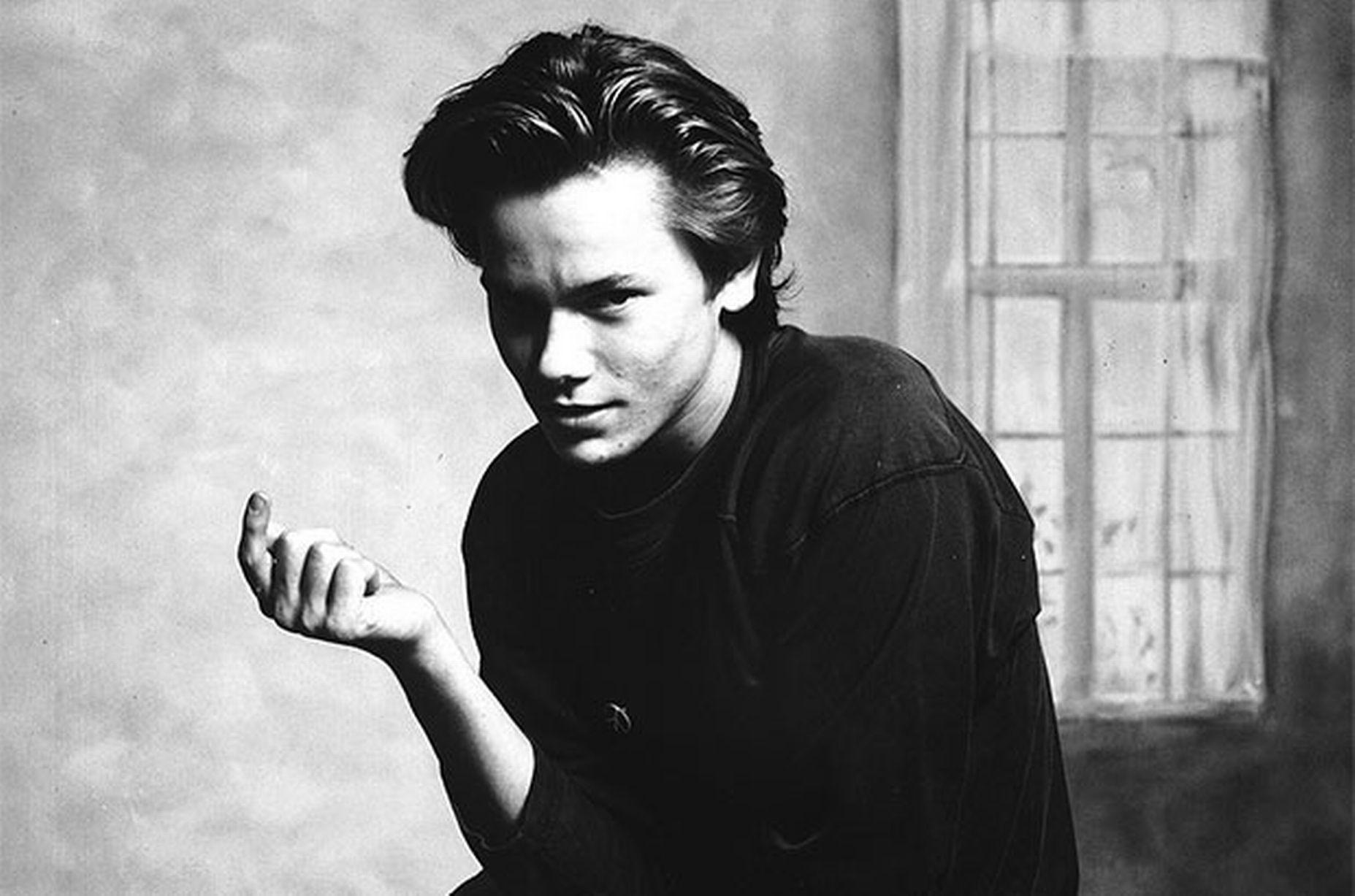 1855x1227 River Phoenix HD