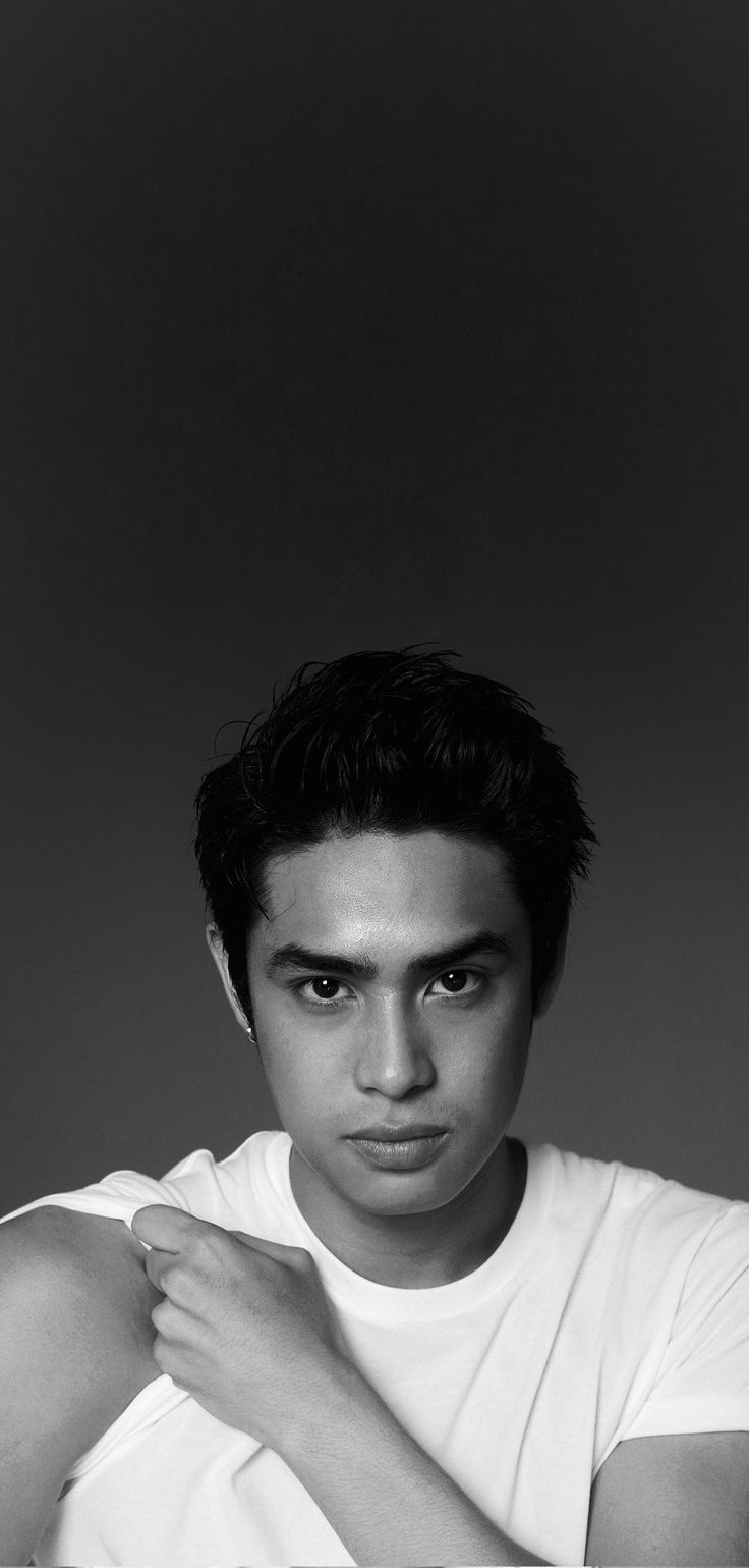 736x1539 Donny Pangilinan