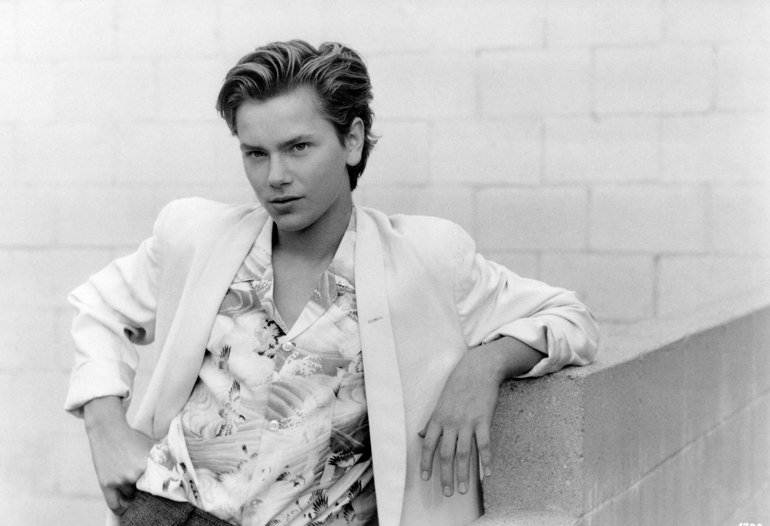 3000x2049 River Phoenix Wallpaper