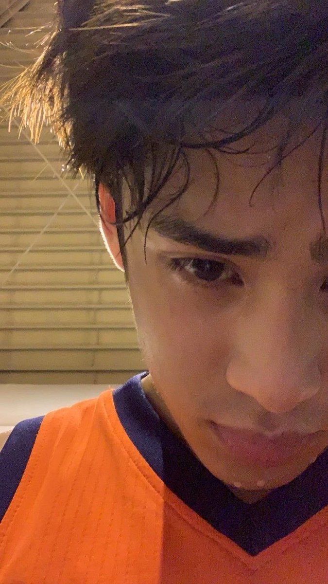 675x1200 mr. donny pangilinan being the cutest human being, i mean look at how he takes selfie