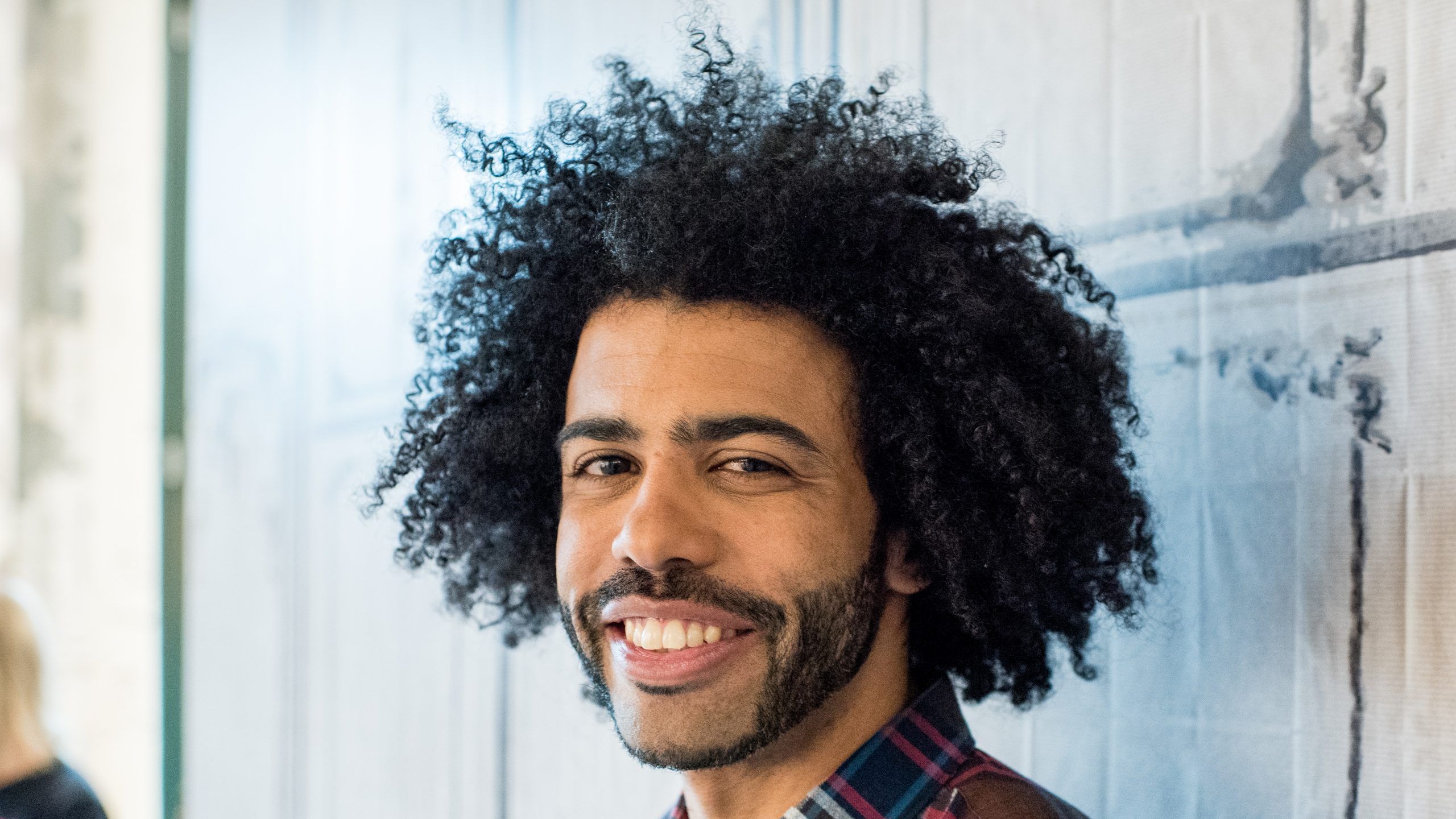 2560x1440 Snowpiercer's Daveed Diggs Likes A Challenge