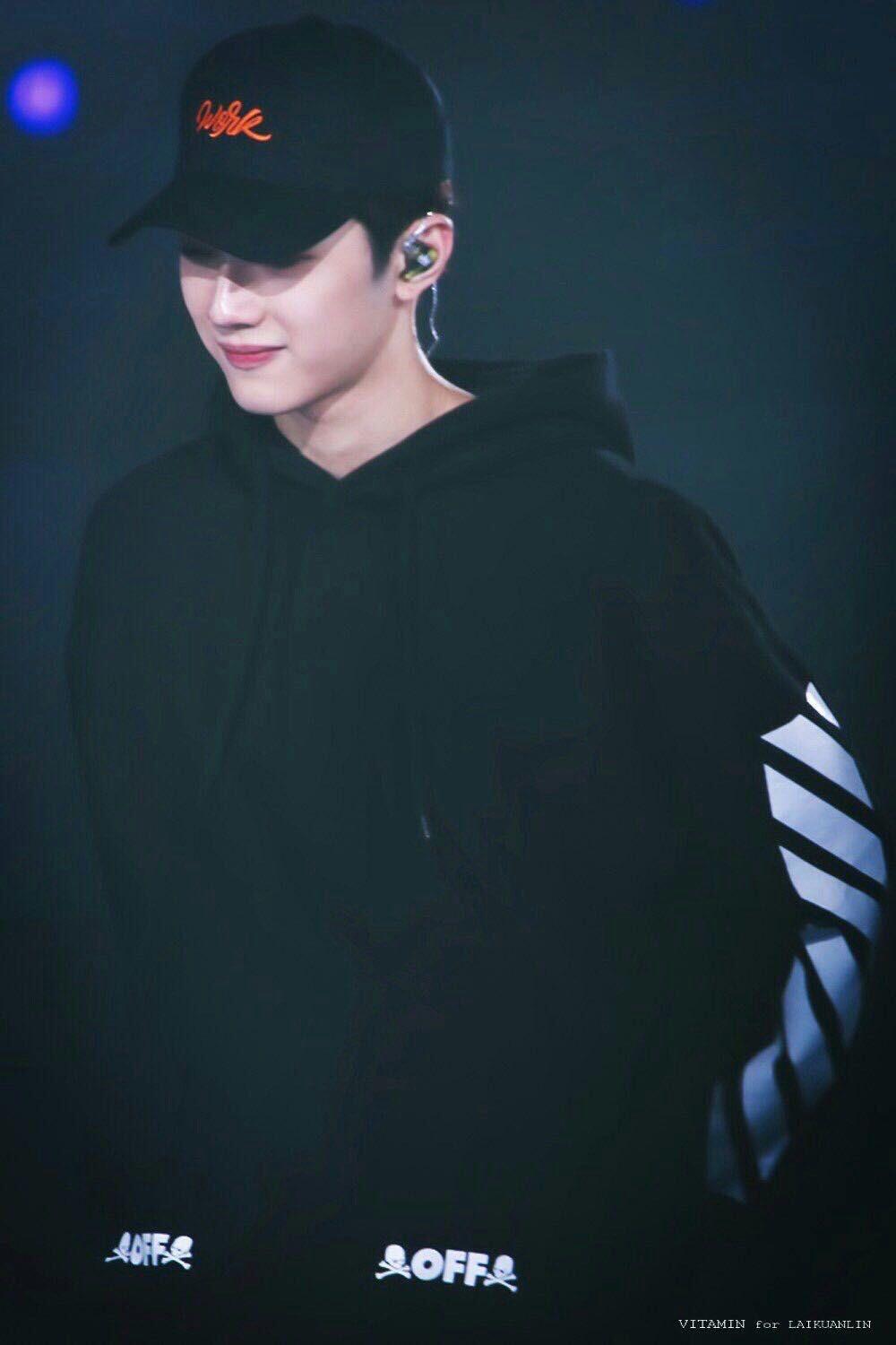 1000x1500 Lai Guan Lin Wallpaper