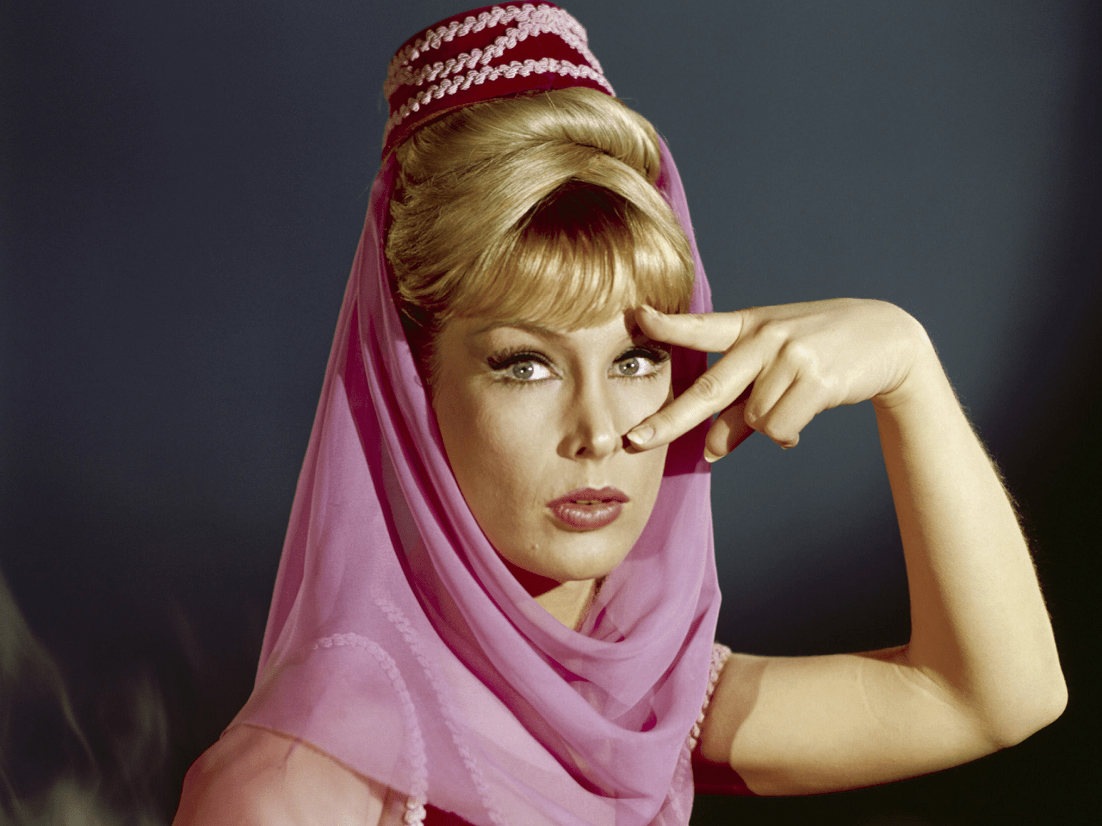 1600x1200 Barbara Eden Wallpaper