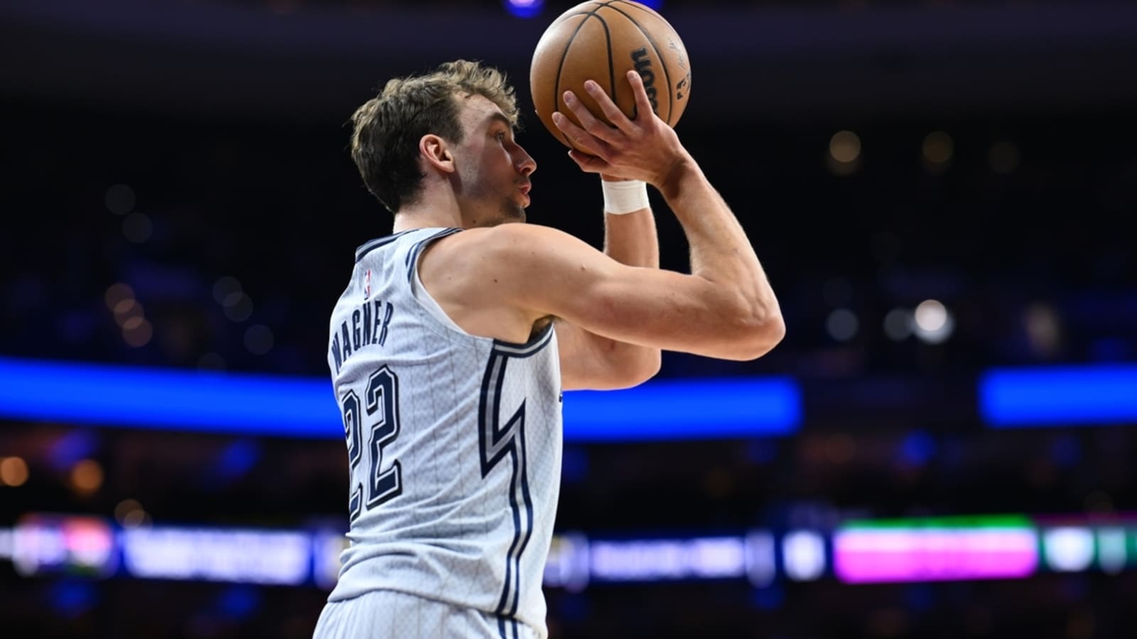 1600x900 Magic F Franz Wagner (torn oblique) out indefinitely