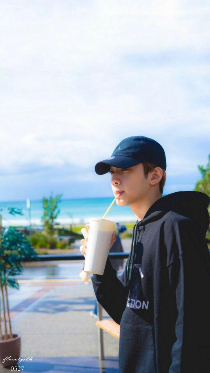 736x1307 Wallpaper, Feeds & Lockscreen. Ong seung woo, Guan lin