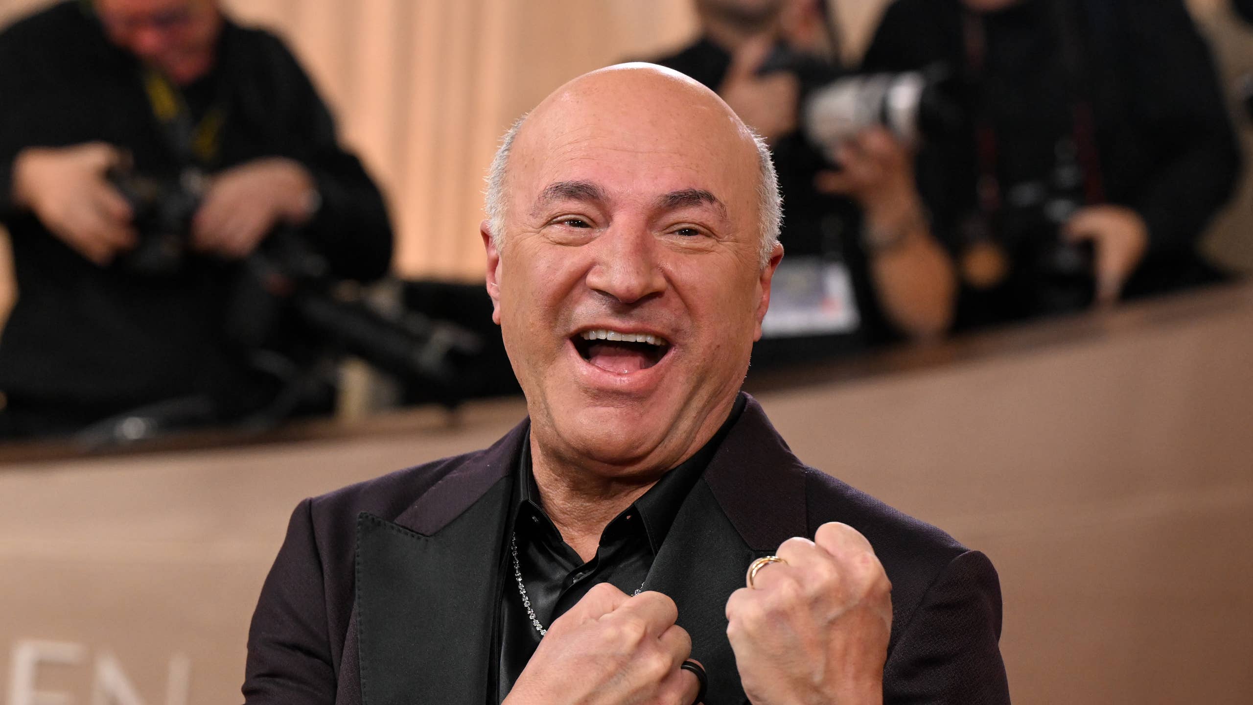 2560x1440 Kevin O'Leary Stunned The Internet With $20 Million Necklace's Journal