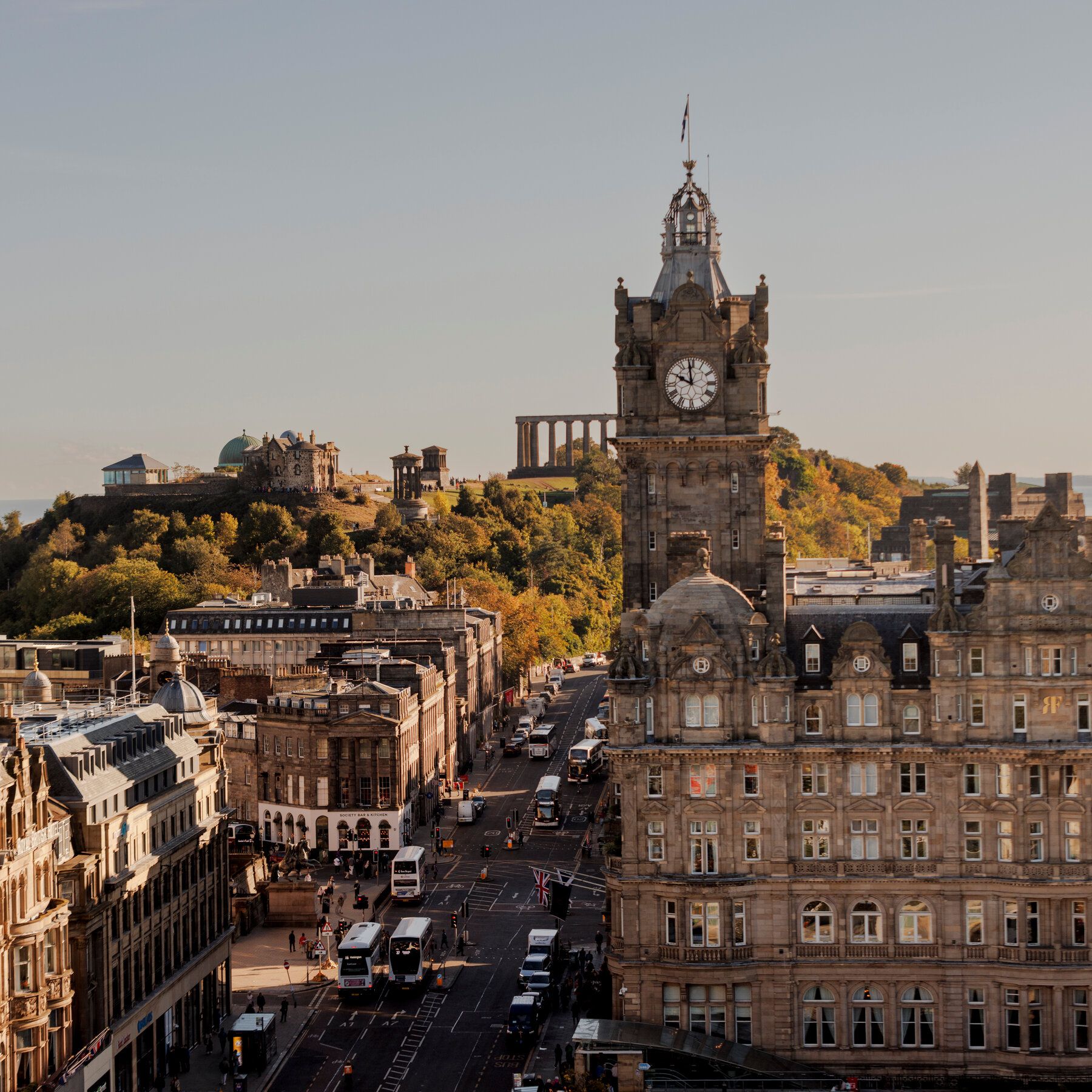 1800x1800 Hours in Edinburgh: Things to Do