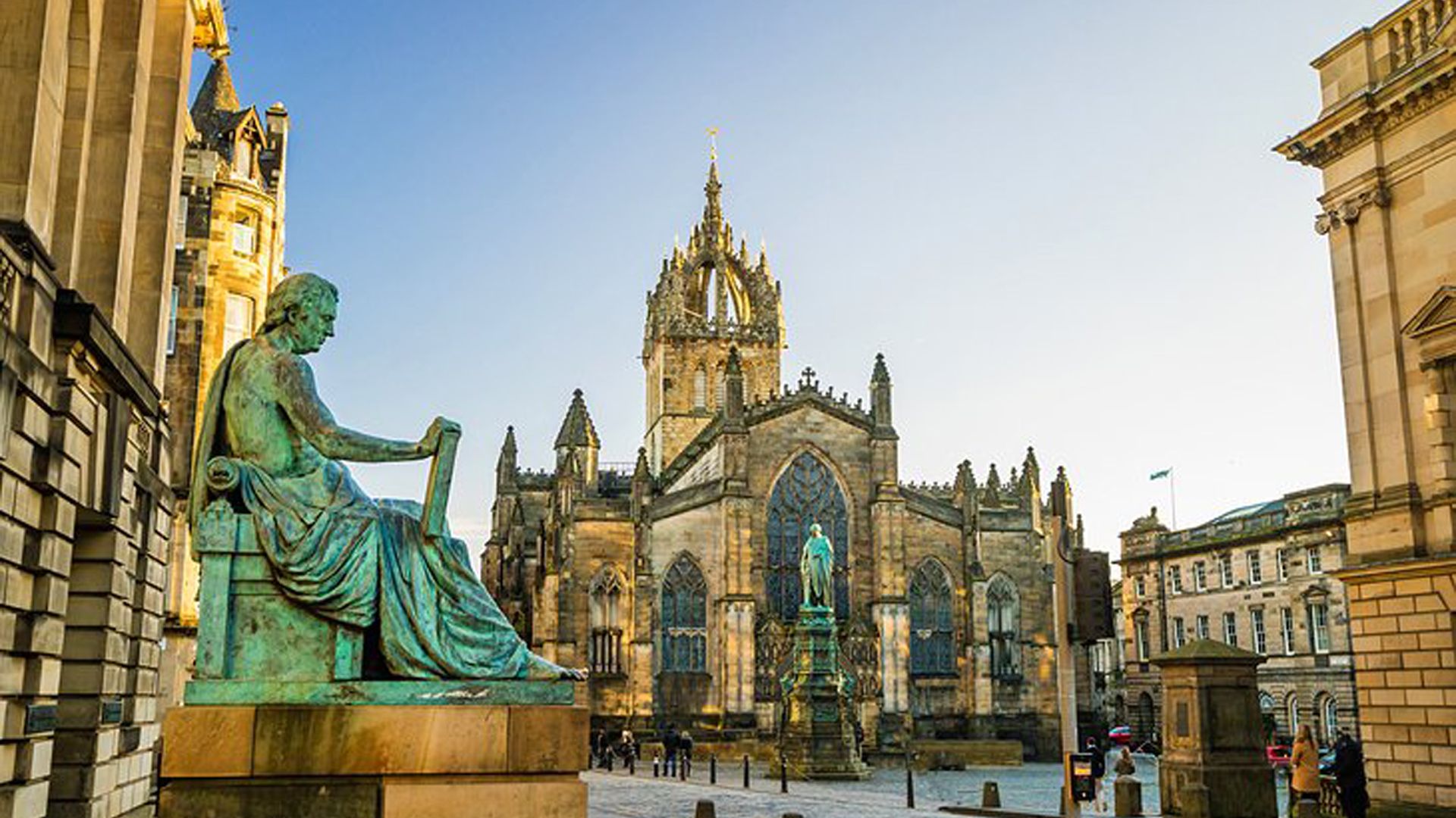 1920x1080 The Royal Mile in Edinburgh Scotland HD Travel Wallpaper