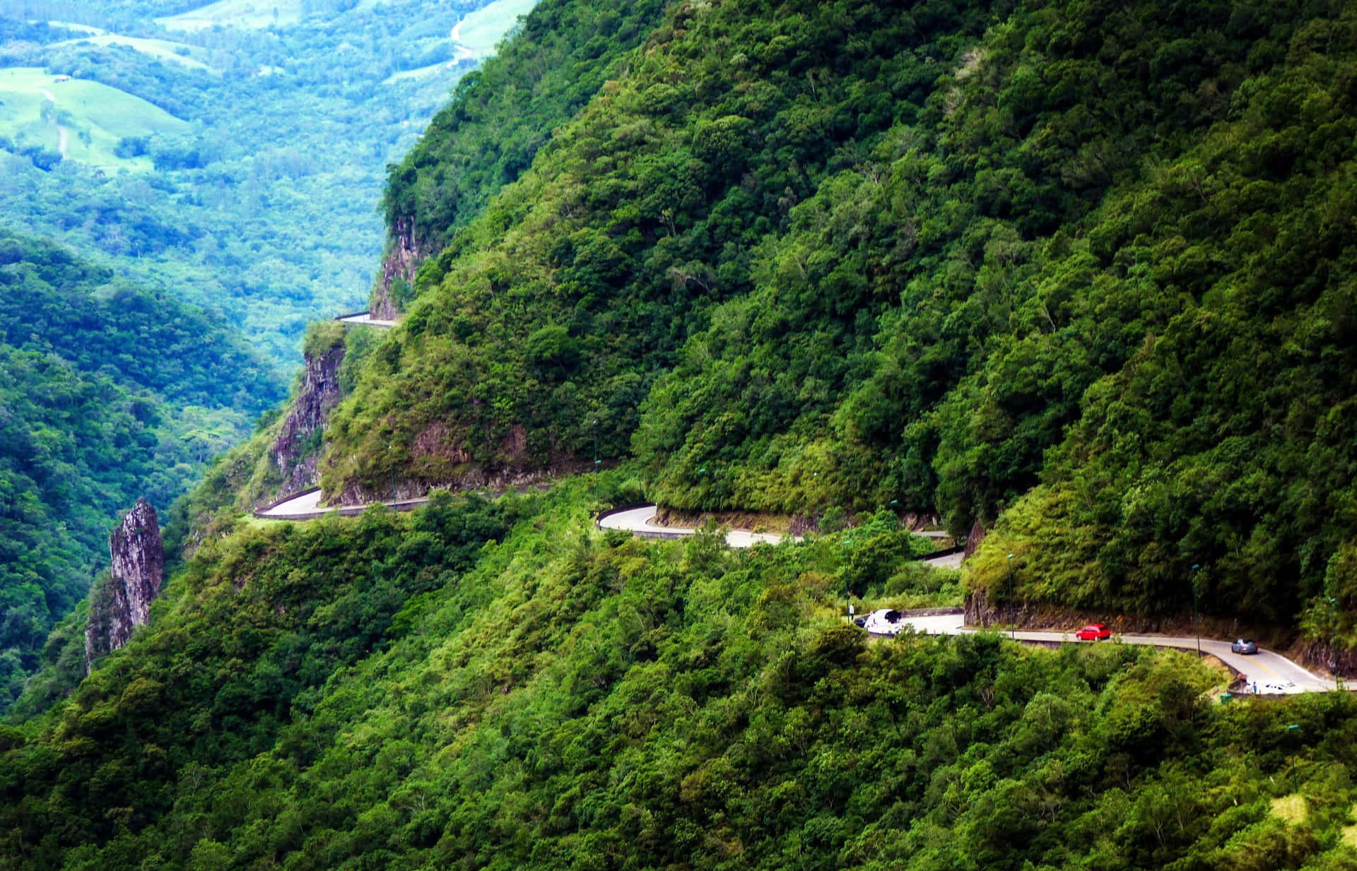 1920x1233 Download Beautiful Scenic View of Brazil's Iconic Landscape