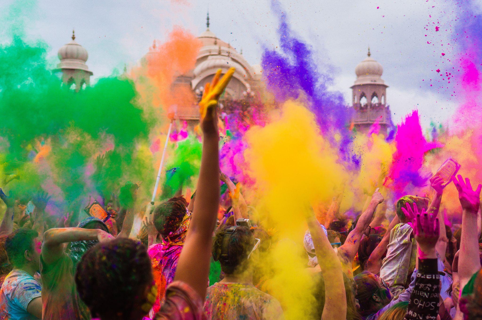 2048x1361 Indian Holi festival in Barcelona - Барселона Путеводитель