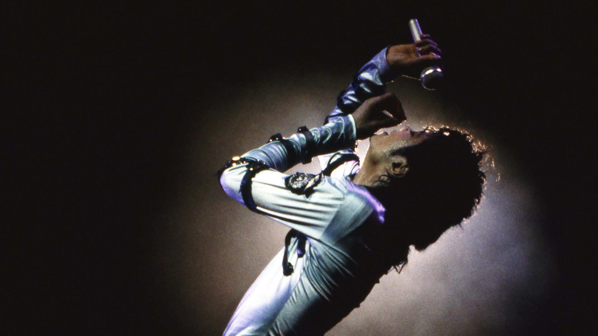 1920x1080 Michael Jackson HD Wallpaper: The King of Pop in Actionx1080