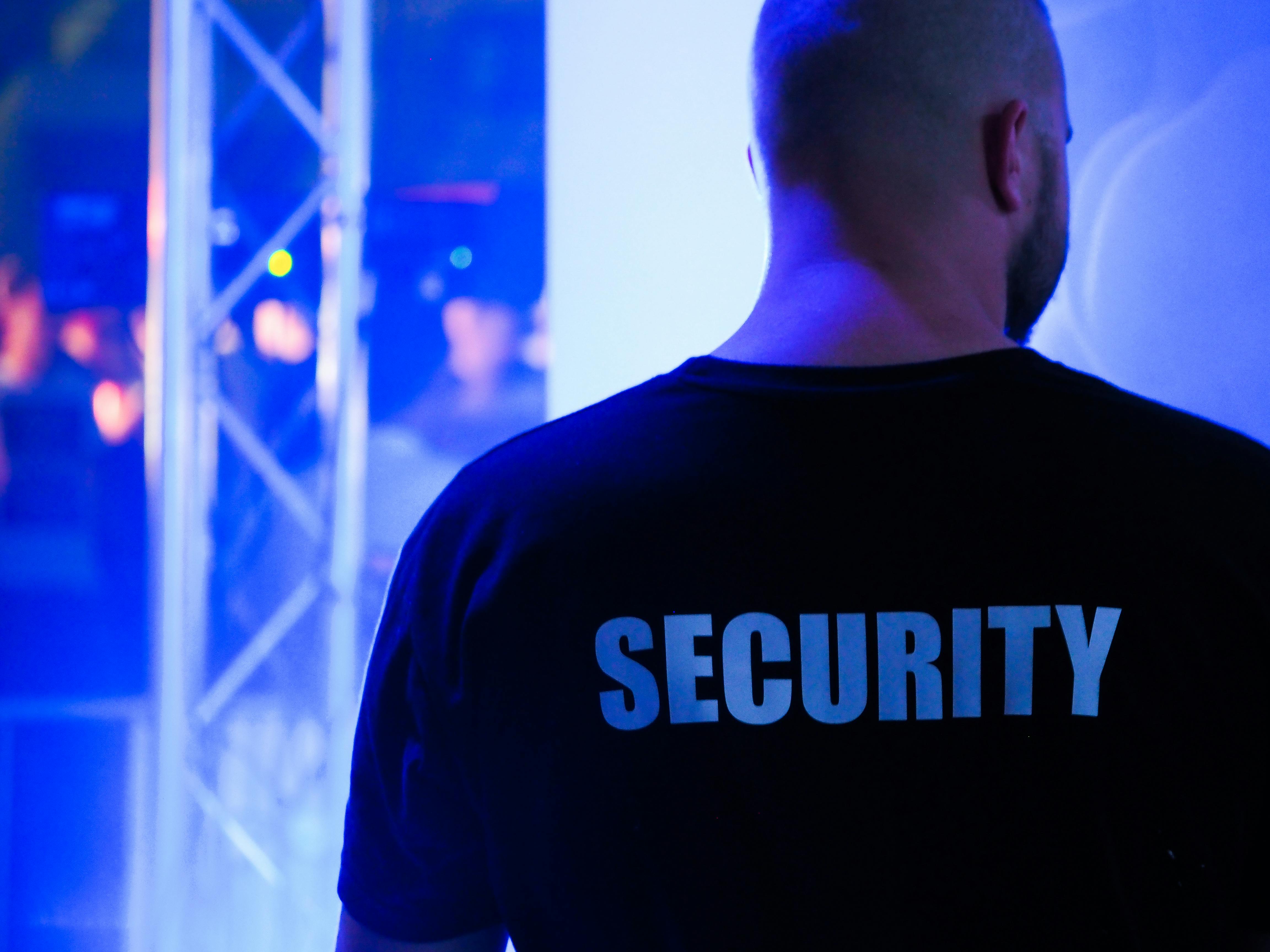 4608x3456 Back View of a Bouncer · Free