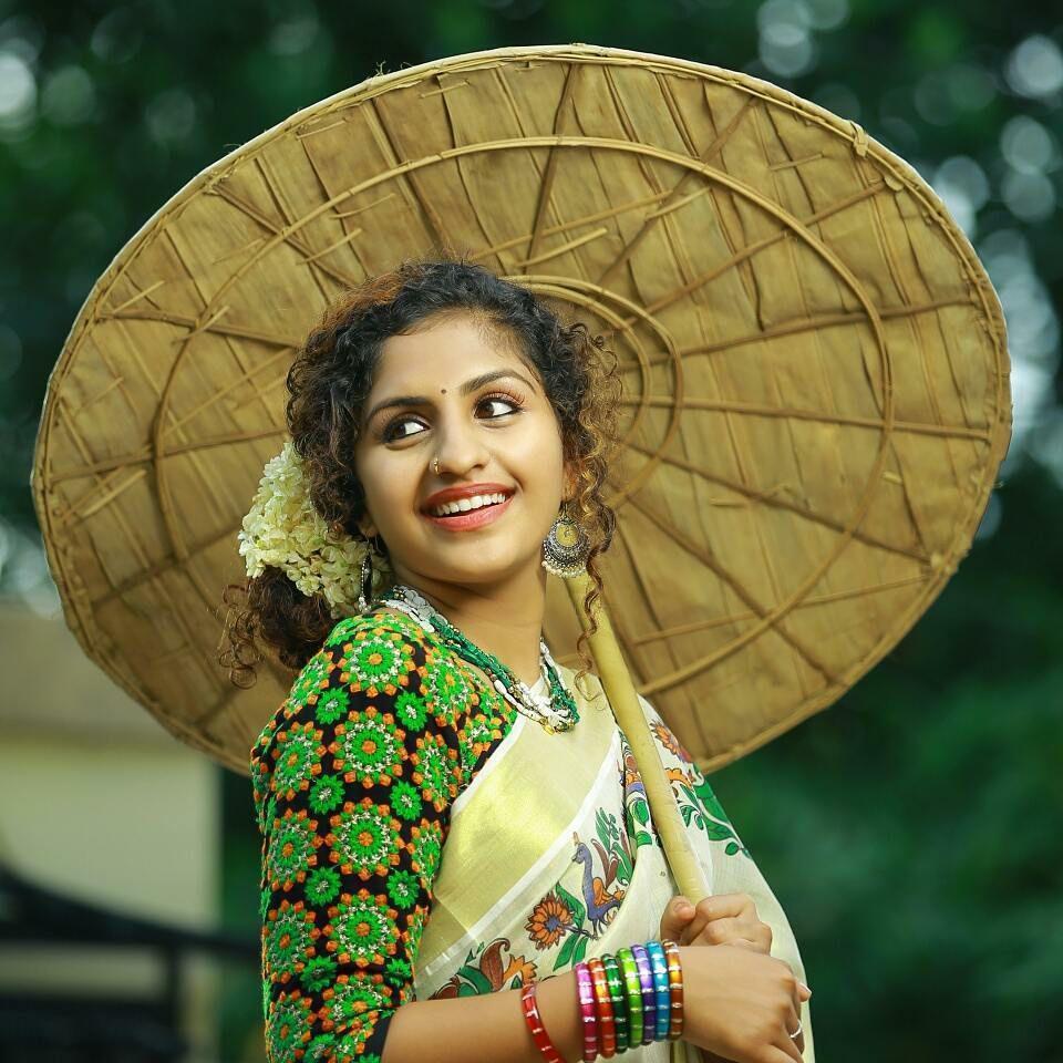 960x960 Latest Noorin Shereef Wallpaper HD for Android