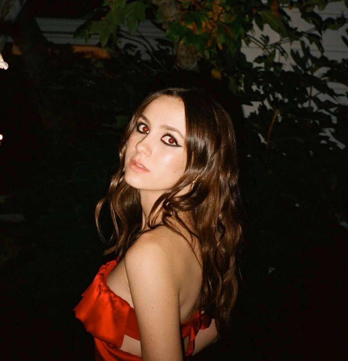 1200x1243 Maude Apatow Wallpaper