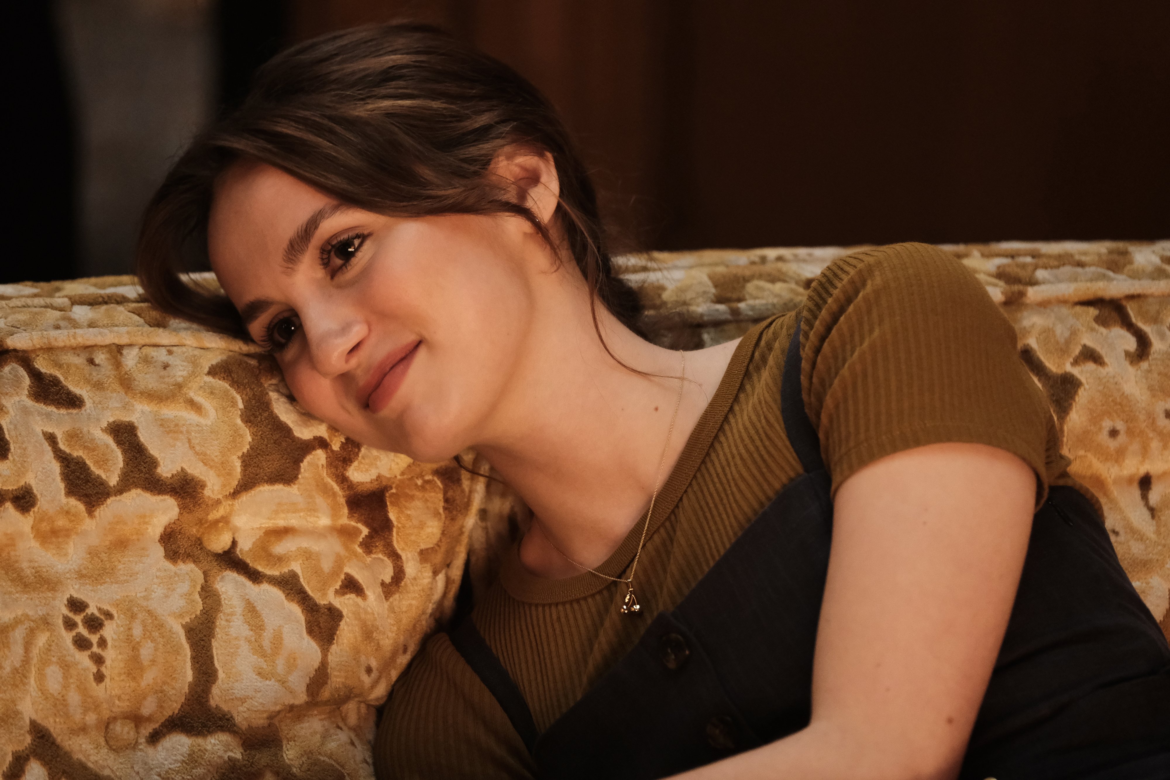 4000x2666 Download Maude Apatow Lexi Howard TV Show Euphoria 4k Ultra HD Wallpaperx2666
