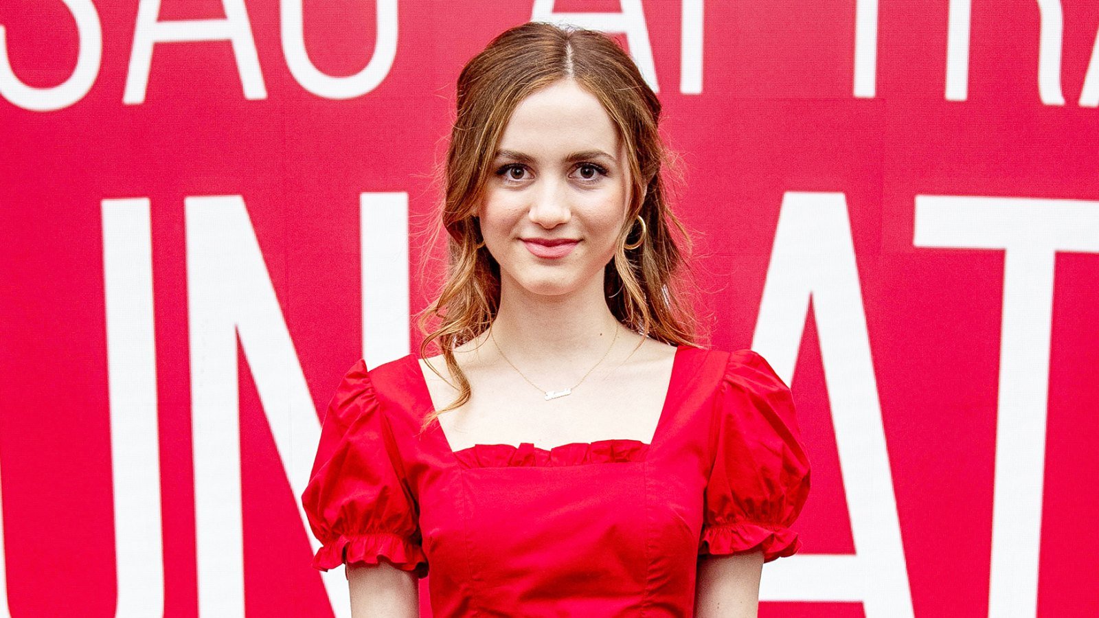1600x900 Maude Apatow Wallpaper