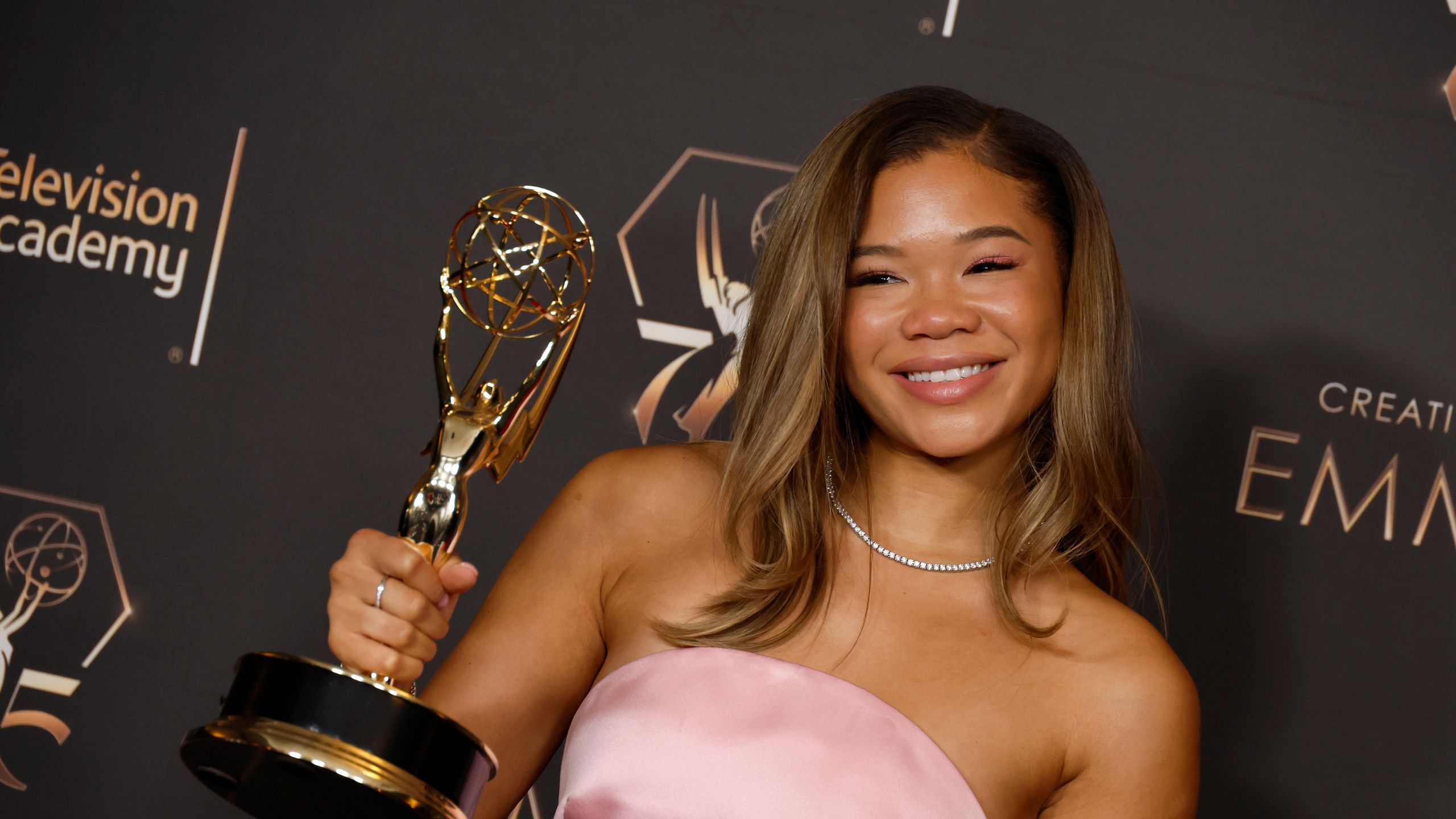 2560x1440 Storm Reid Wins Her First Emmy For Role In The Last of Us