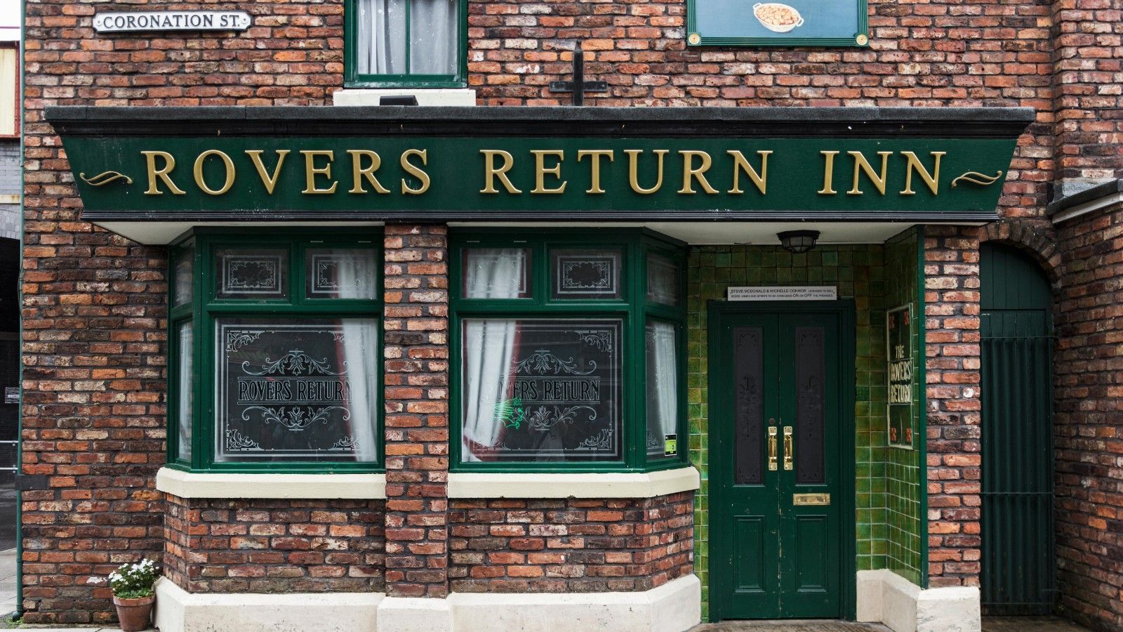 1600x900 How to stay at Coronation Street's Rovers Return for a night away