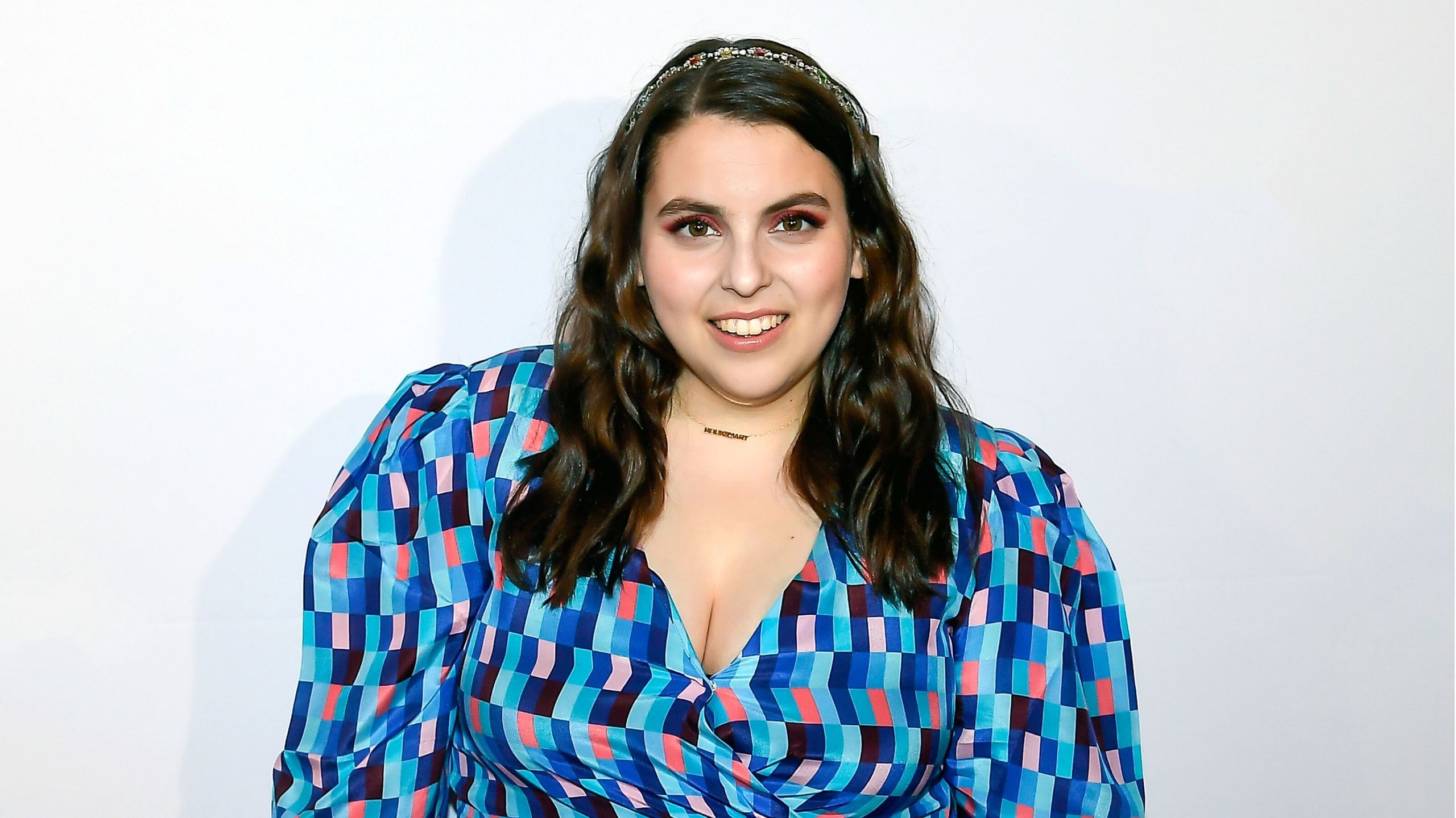 2560x1440 Beanie Feldstein Spoke. Hollywood Listened