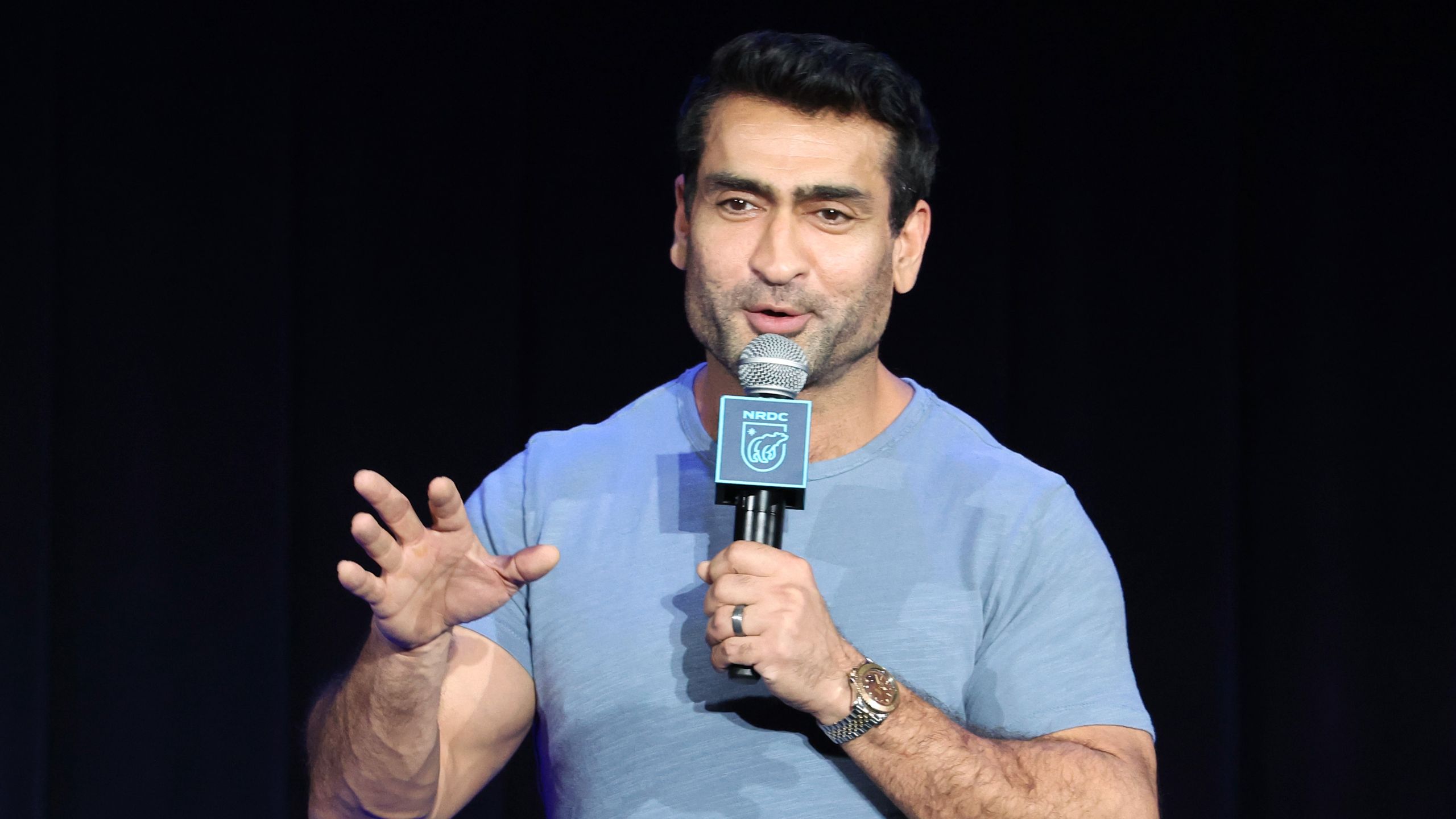 2560x1440 The Real Life Diet Of Kumail Nanjiani, Who Can't Be As Self Deprecating On Stage Anymore