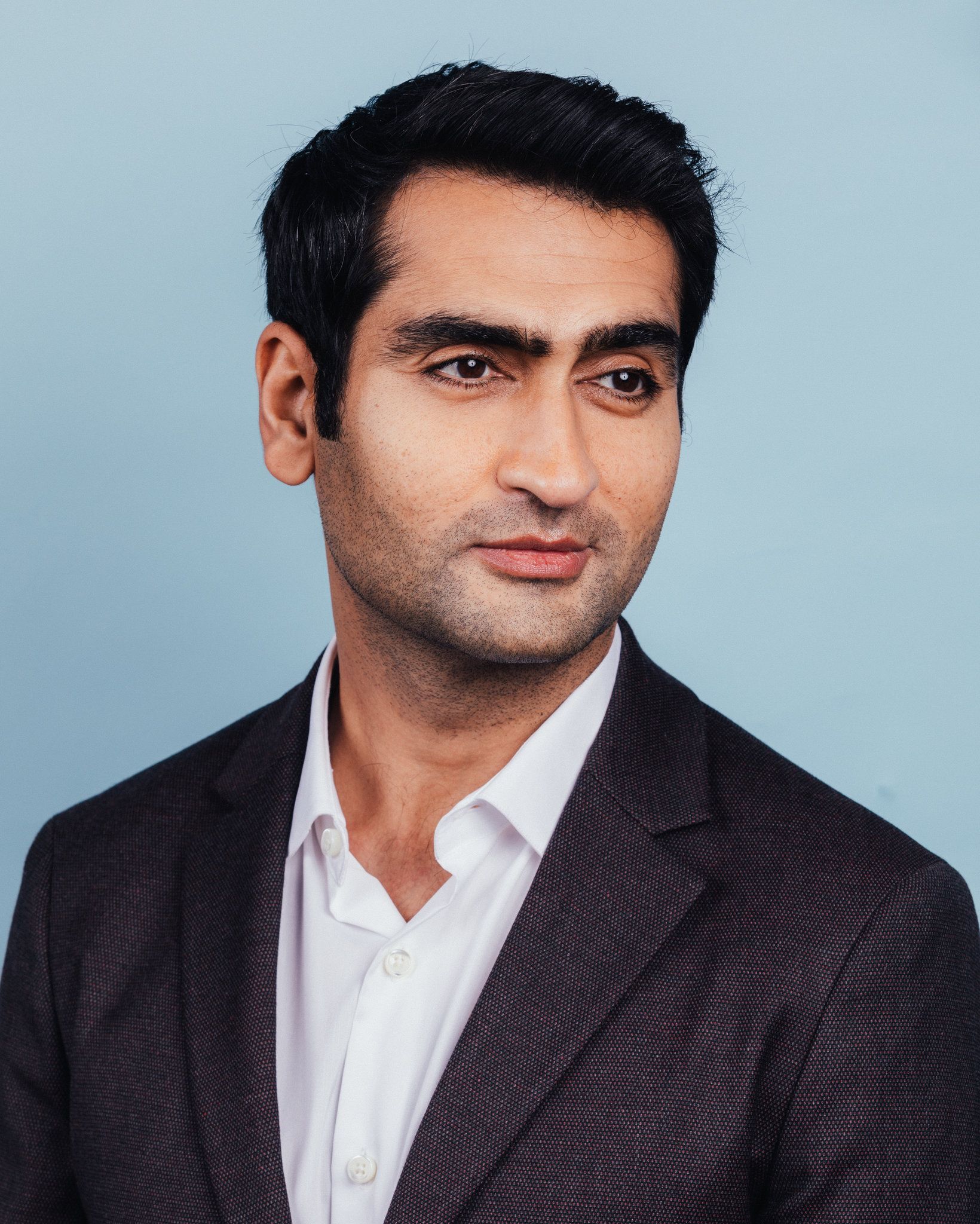 1640x2048 Kumail Nanjiani Wallpaper