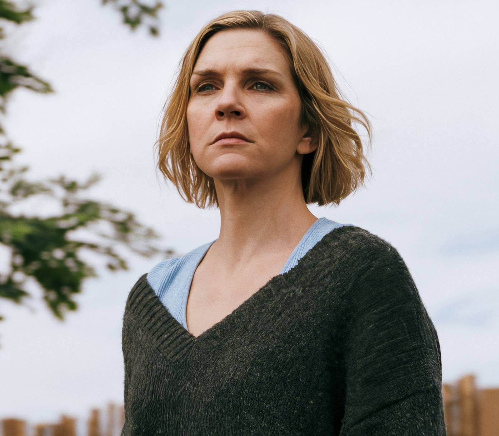 1600x1400 Pluribus' Star Rhea Seehorn Reflects on Filming the Premiere's Terrifying Night Sequence With Over 300 People