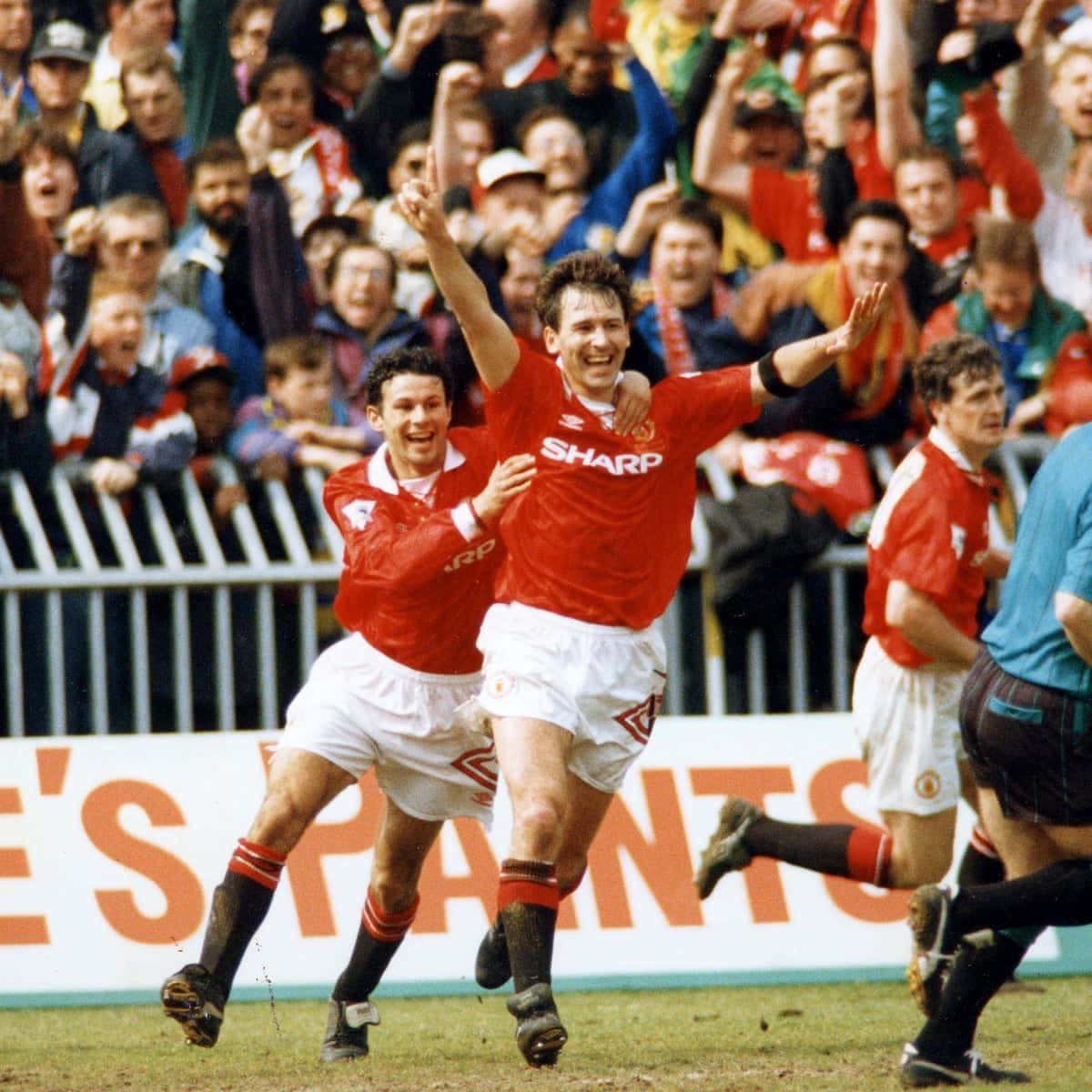 1200x1200 Download Football Athlete Bryan Robson Victory Wallpaper
