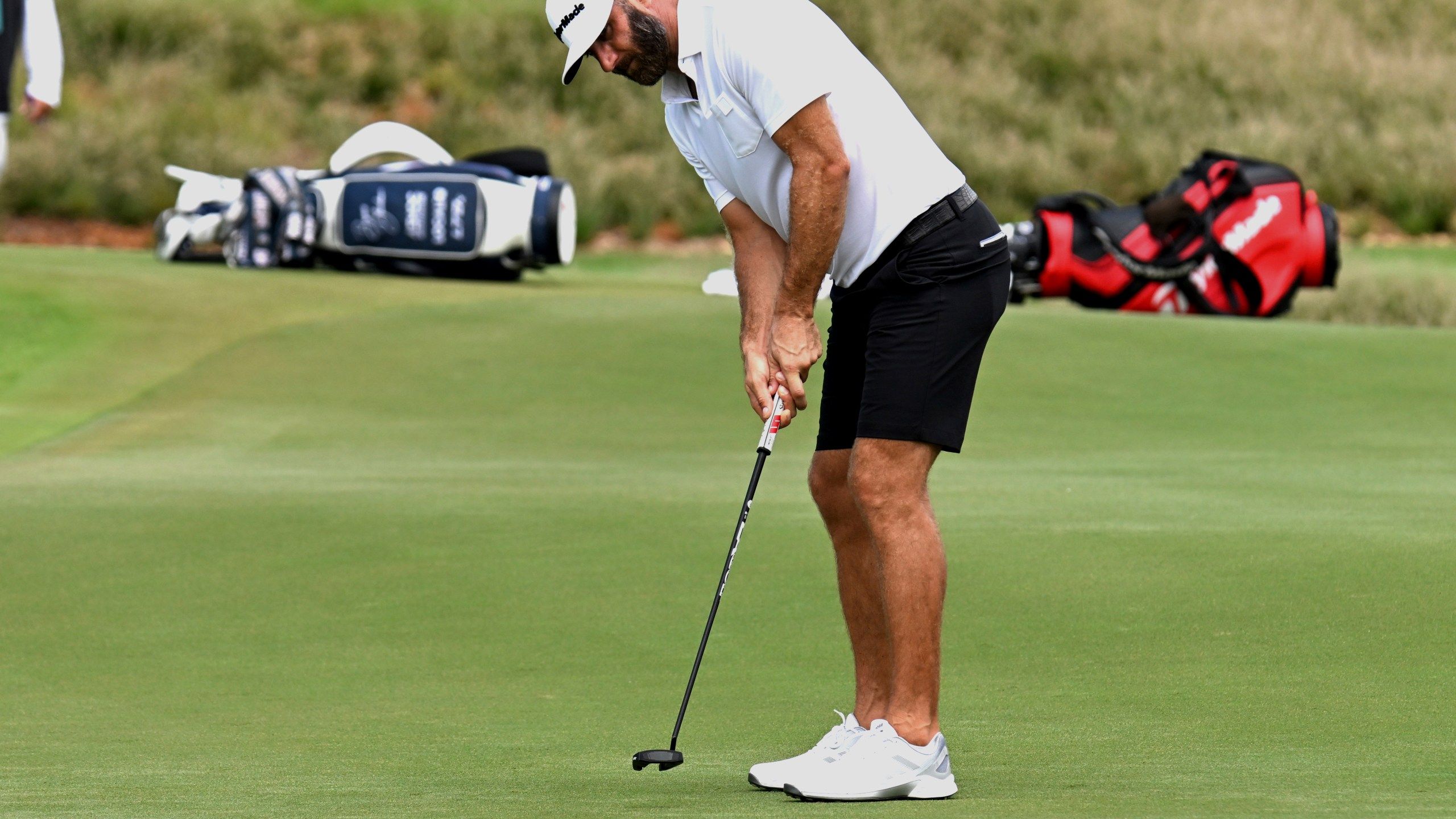 2560x1440 Johnson has $30 million year and growing in LIV Golf
