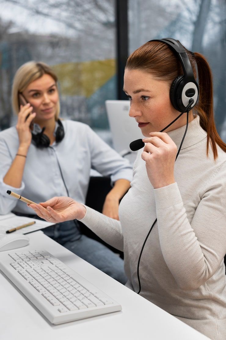 740x1112 Help helpdesk Image