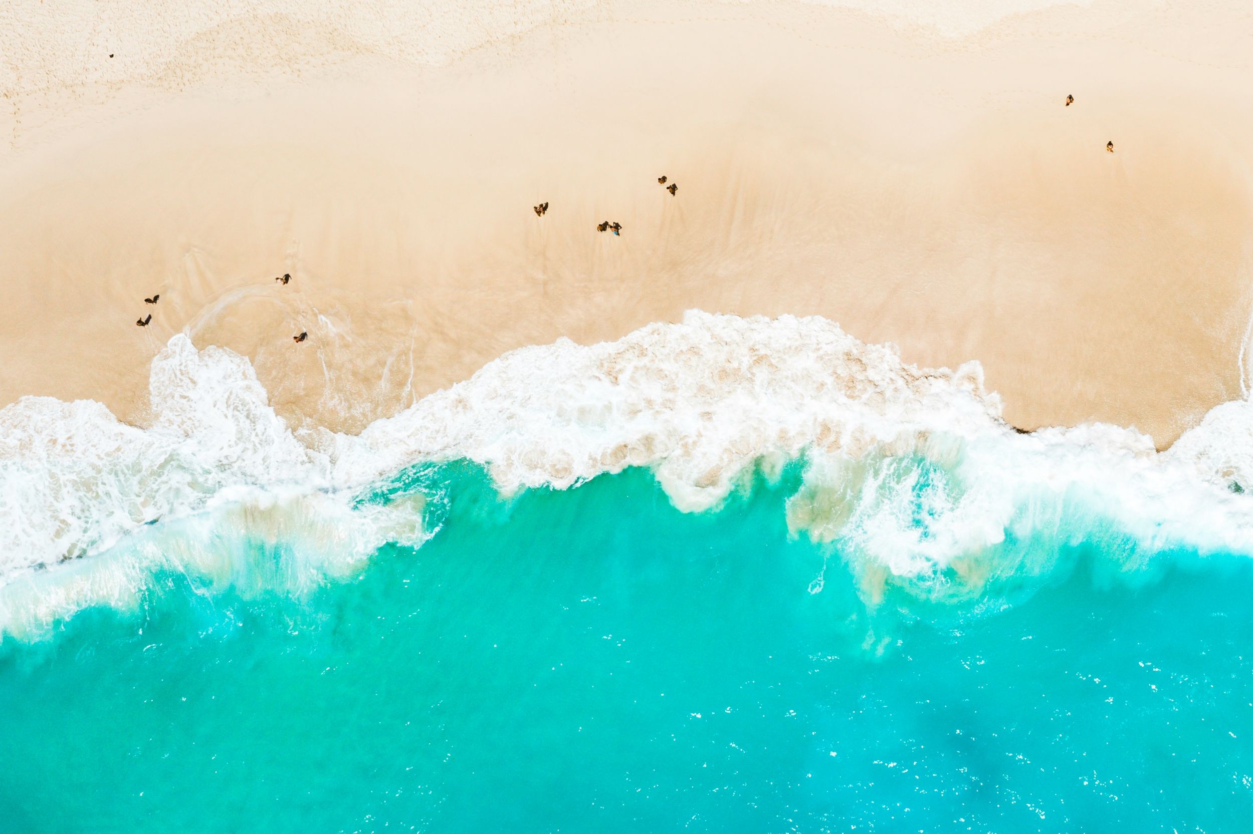 2500x1665 Vibrant Blue Turquoise Beach From Above Drone Shot HD HDR High Resolution