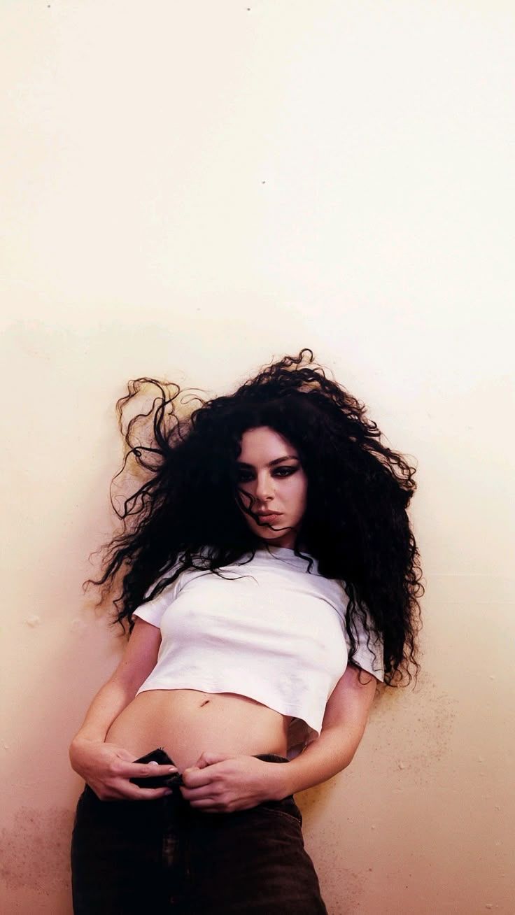 736x1308 charli xcx brat wallpaper