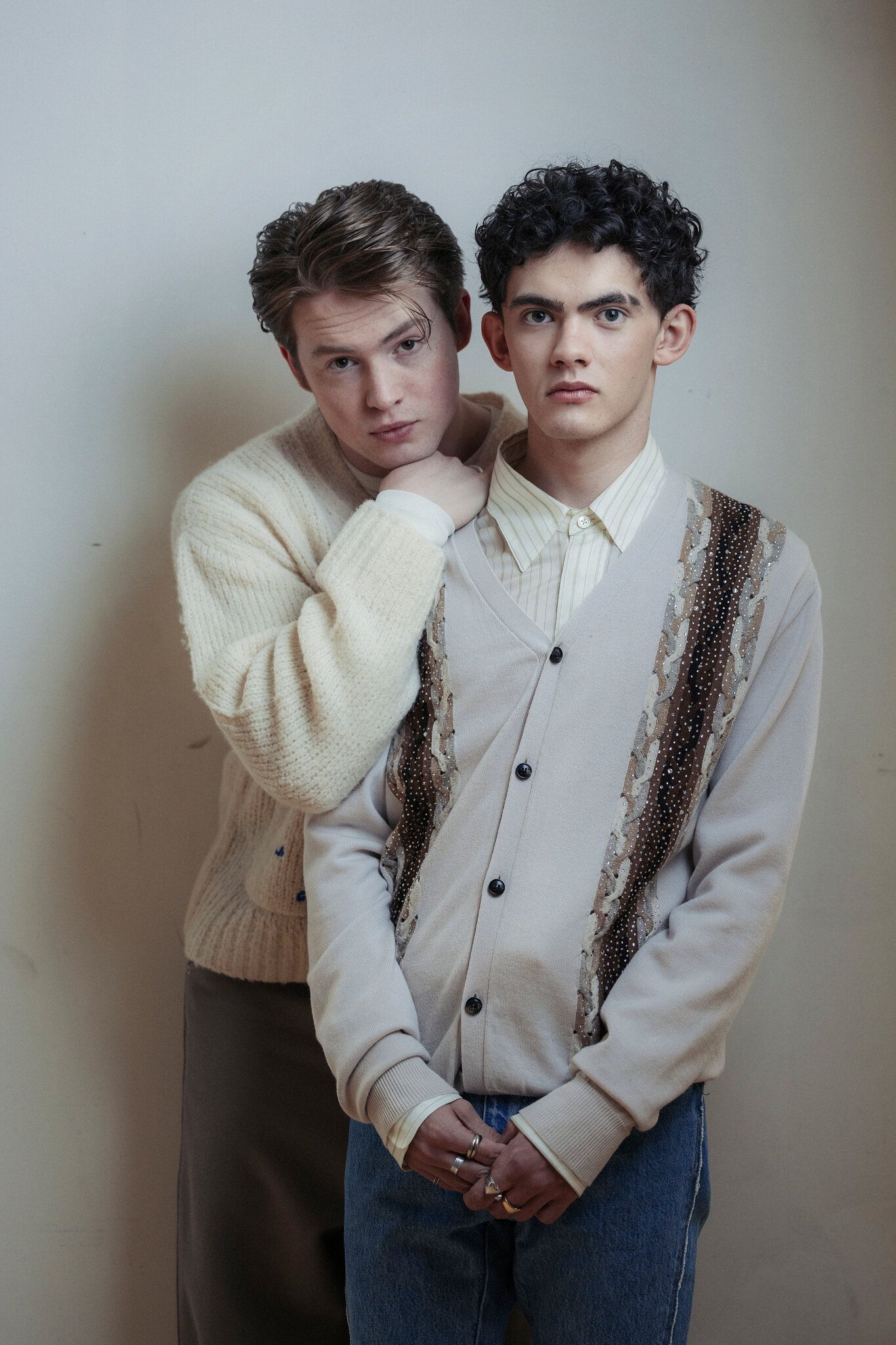 1365x2048 Joe Locke And Kit Connor Wallpaper