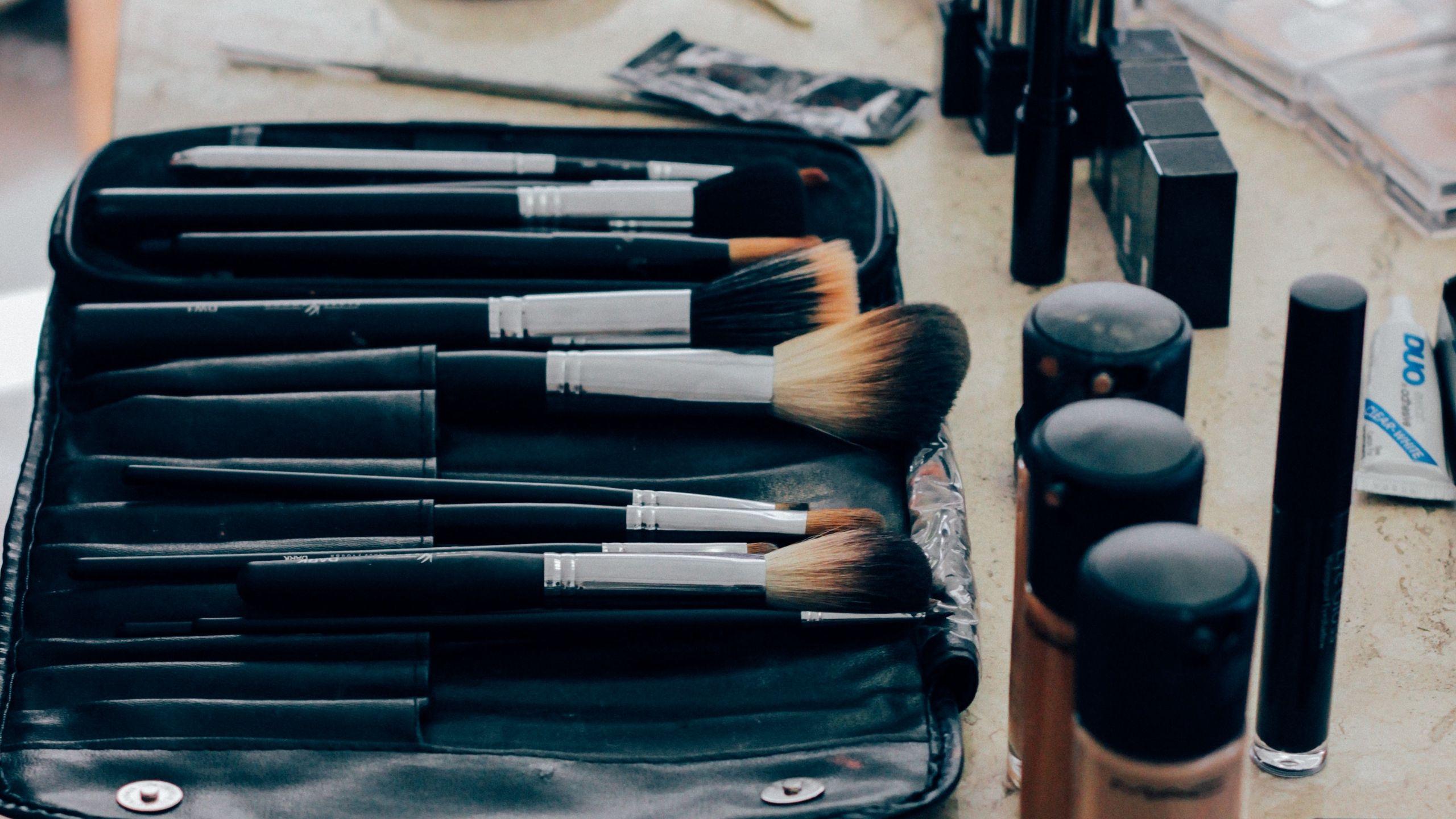 2560x1440 Download wallpaper 2560x1440 makeup, cosmetics, brushes, lipstick