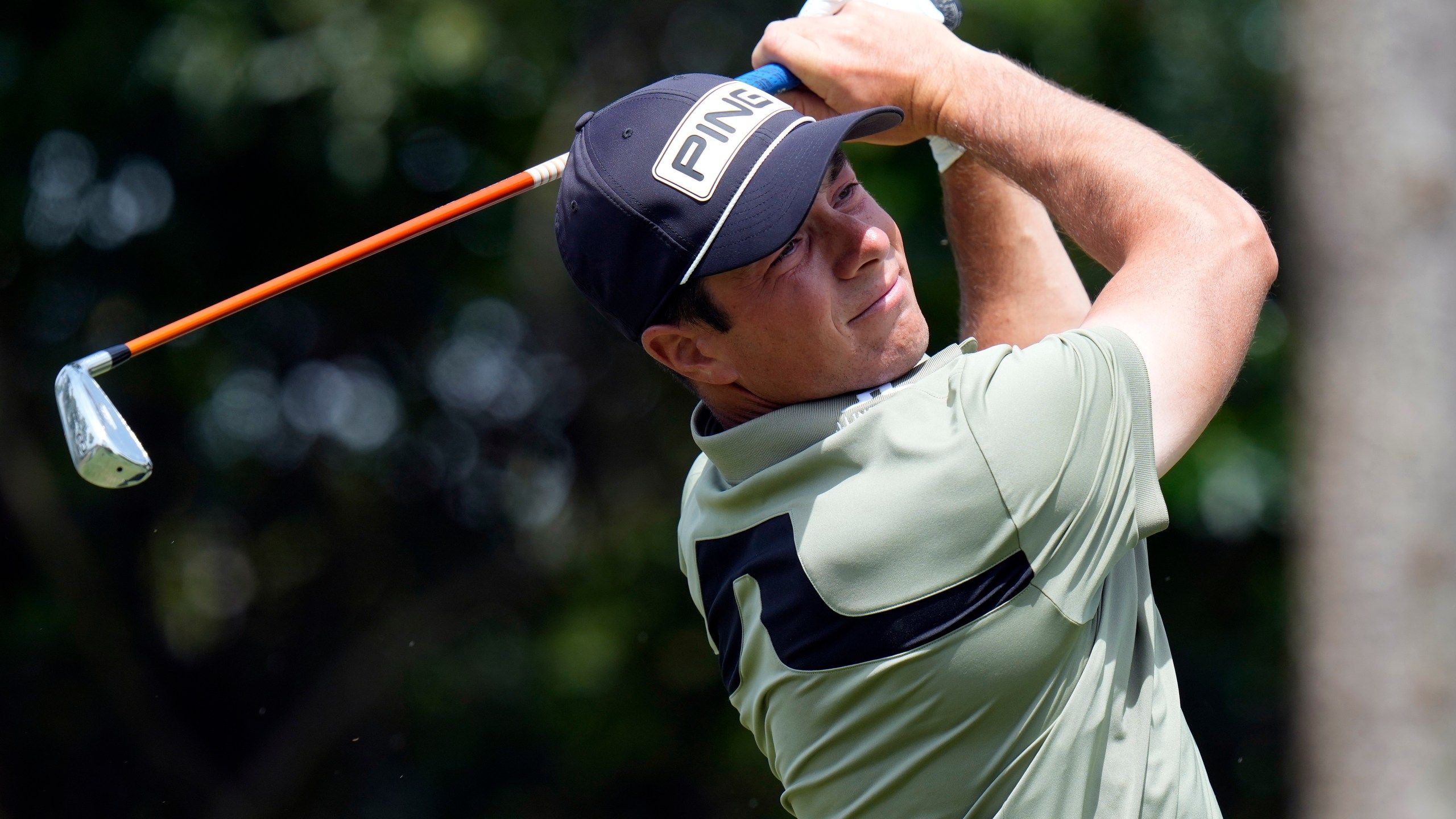 2560x1440 Viktor Hovland finds a swing that works and rallies to beat Justin Thomas at Innisbrook