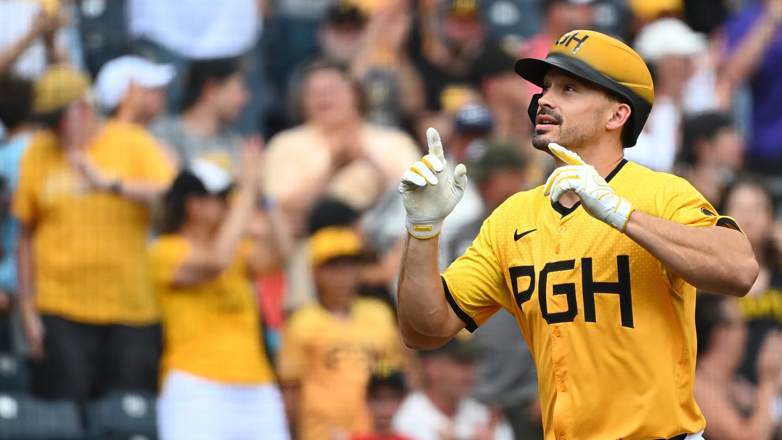 1536x864 Bryan Reynolds' solo home run (12)