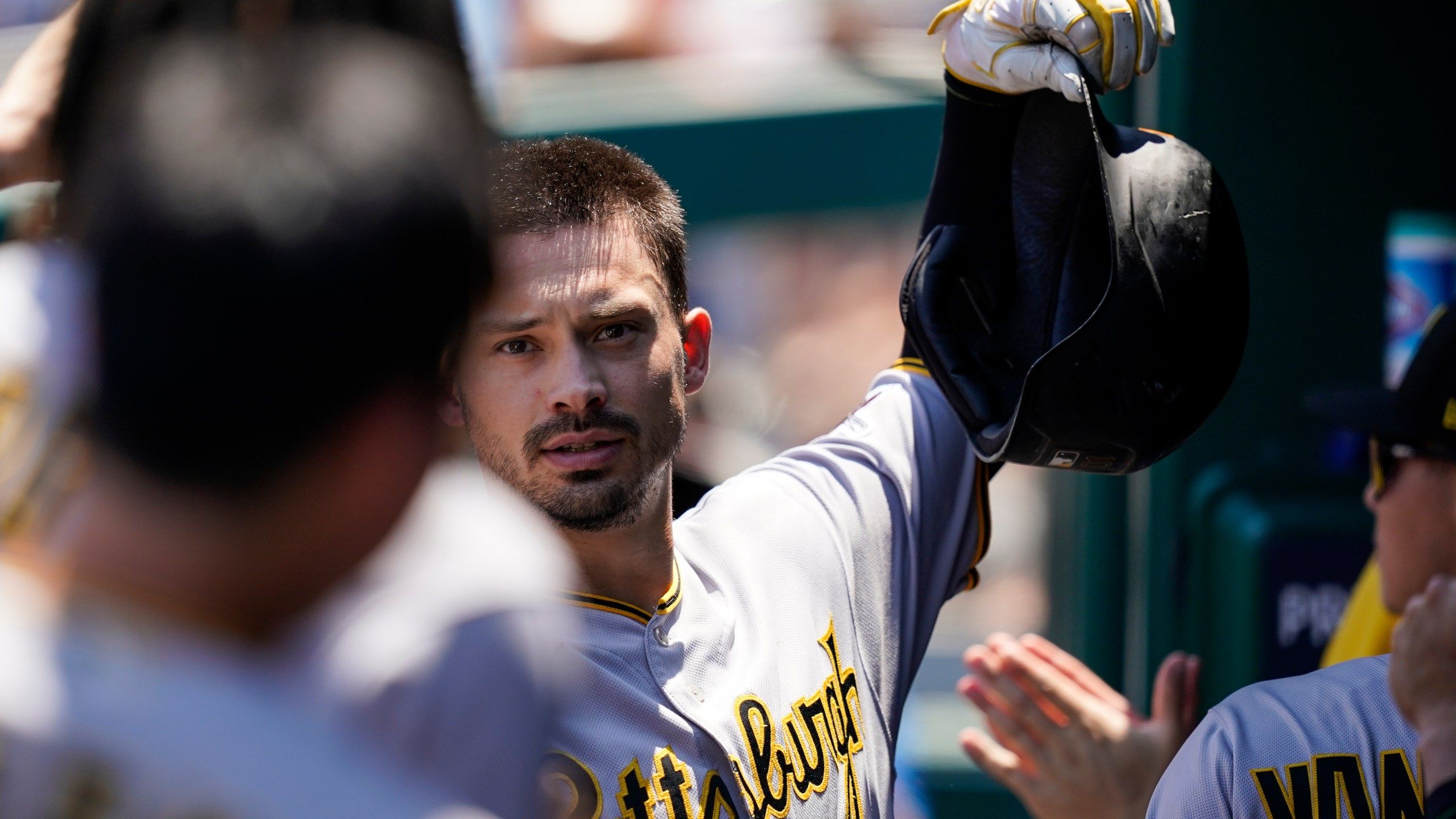 2560x1440 Reynolds 3 HRs, 6 RBIs as Pirates snap skid, beat Nationals