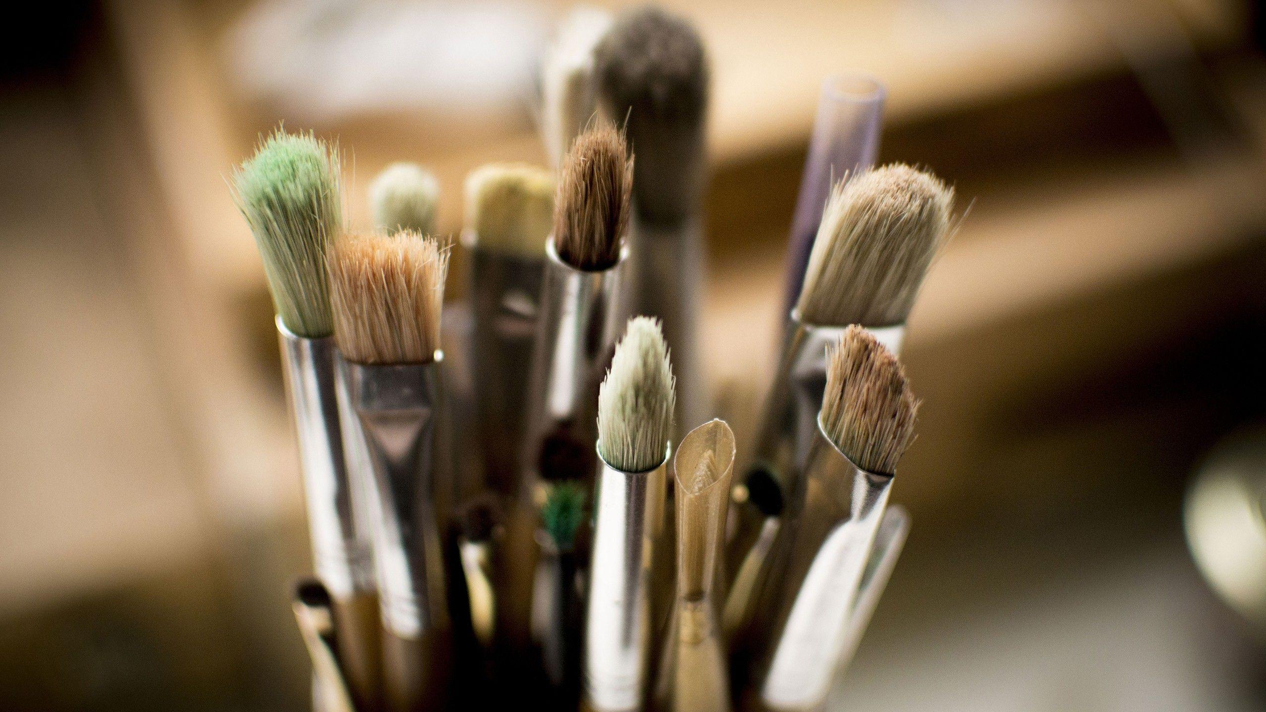 2560x1440 Download Wallpaper brush, 2560x Makeup brushes