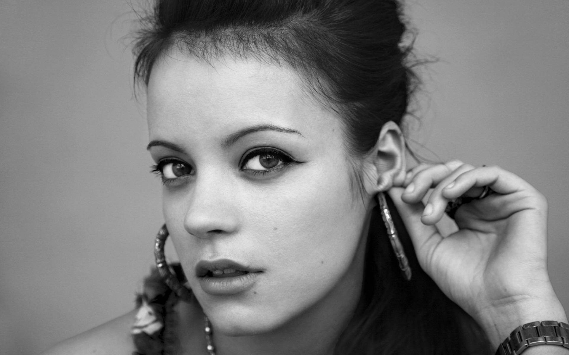 1920x1200 women face monochrome lily allen Wallpaper HD / Desktop and Mobile Background