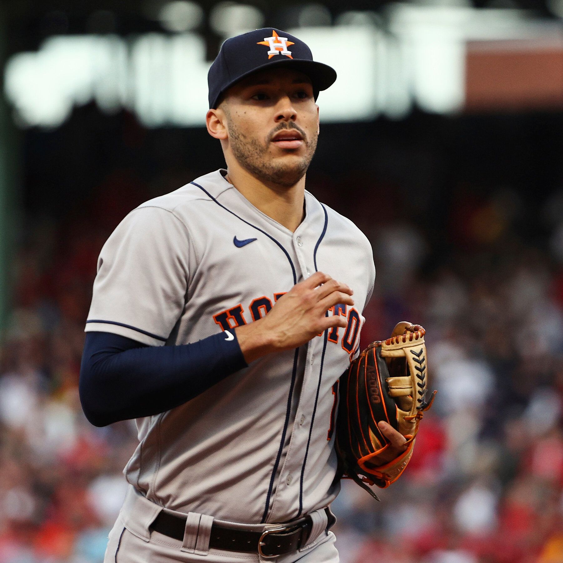 1800x1800 Carlos Correa Agrees to $105.3 Million Contract With Twins