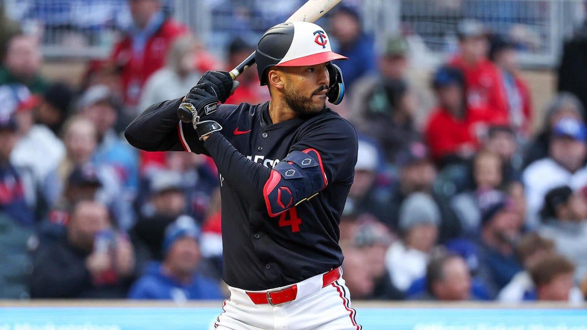 1200x675 Carlos Correa injury: Twins SS placed on IL with right oblique strain after exiting game vs. Tigers