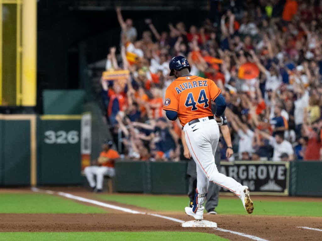 1024x768 Download Yordan Alvarez Houston Astros Home Run Celebration Wallpaper