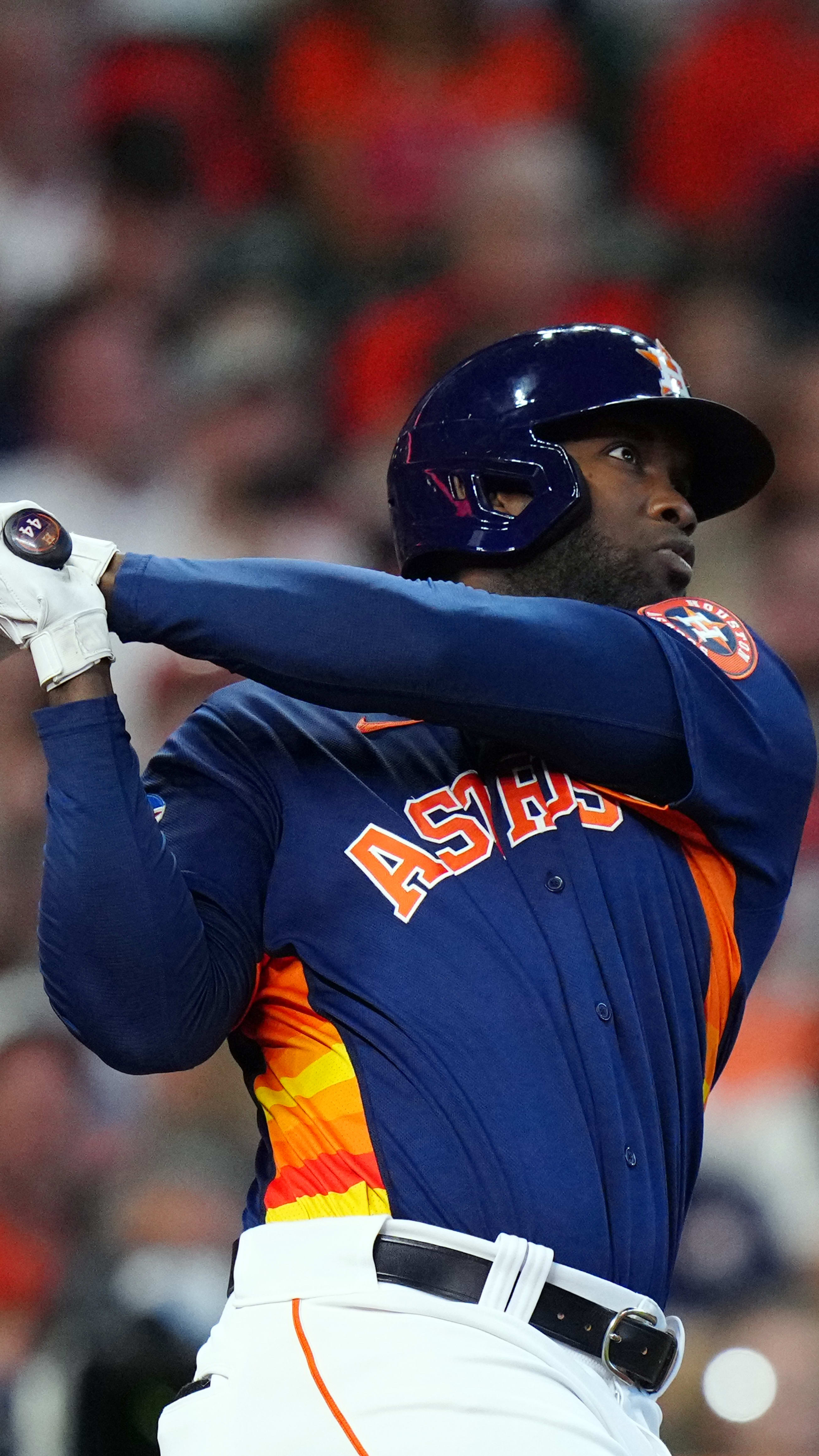 2608x4636 Yordan Alvarez 2023 postseason home runs
