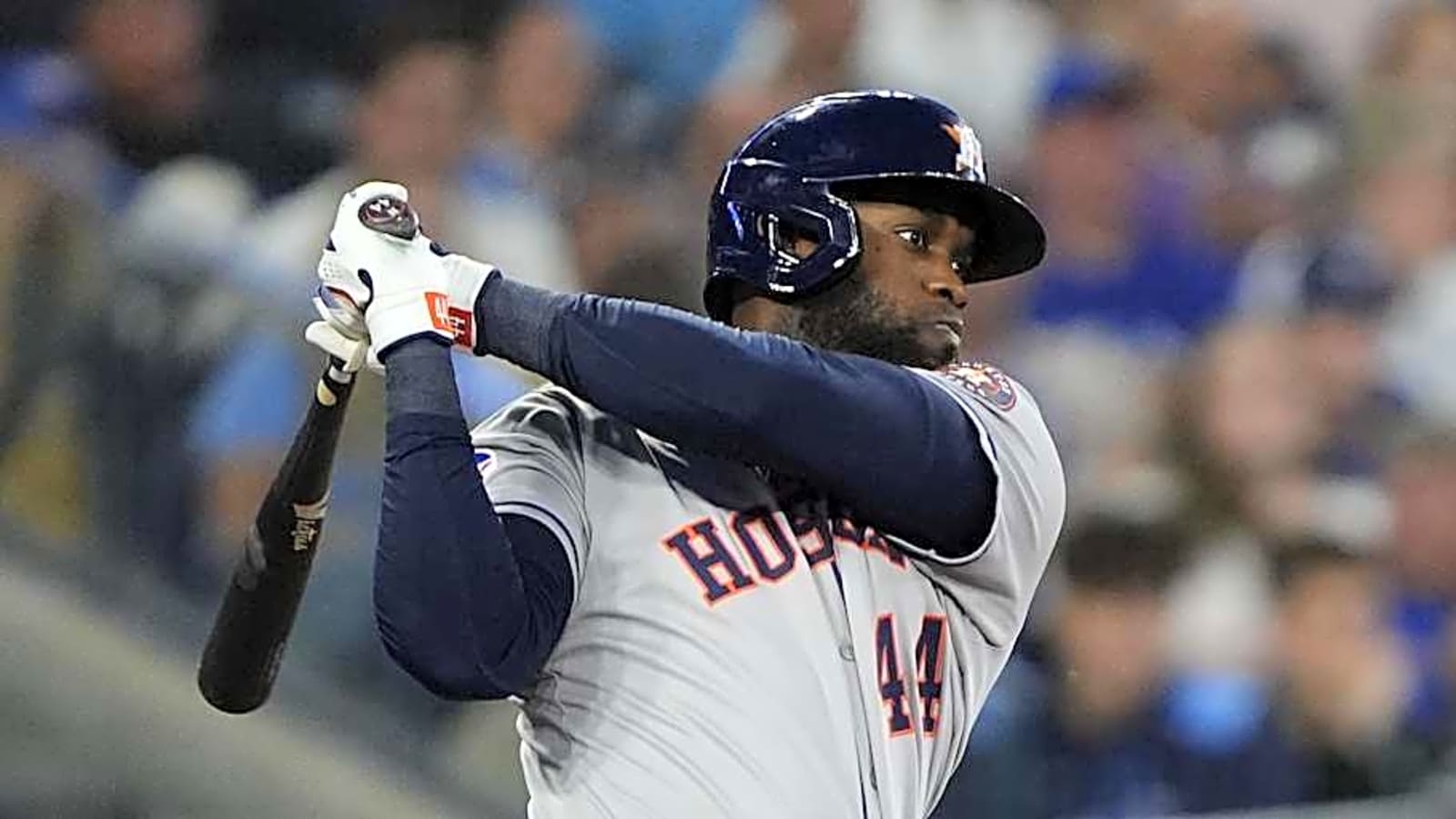 1600x900 Astros Star Yordan Alvarez Leaves Rangers Game with Apparent Injury