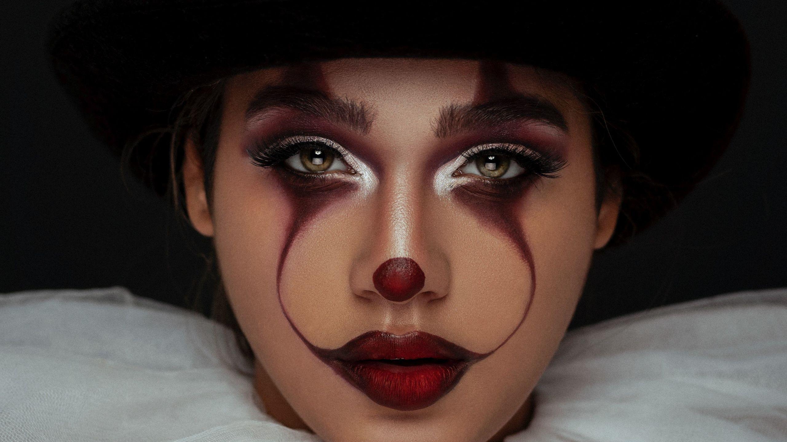 2560x1440 Download 2560x1440 wallpaper woman model, joker, makeup, dual wide