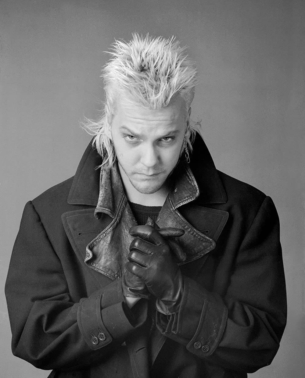 1000x1240 Download The Lost Boys Movie Kiefer Sutherland Wallpaper